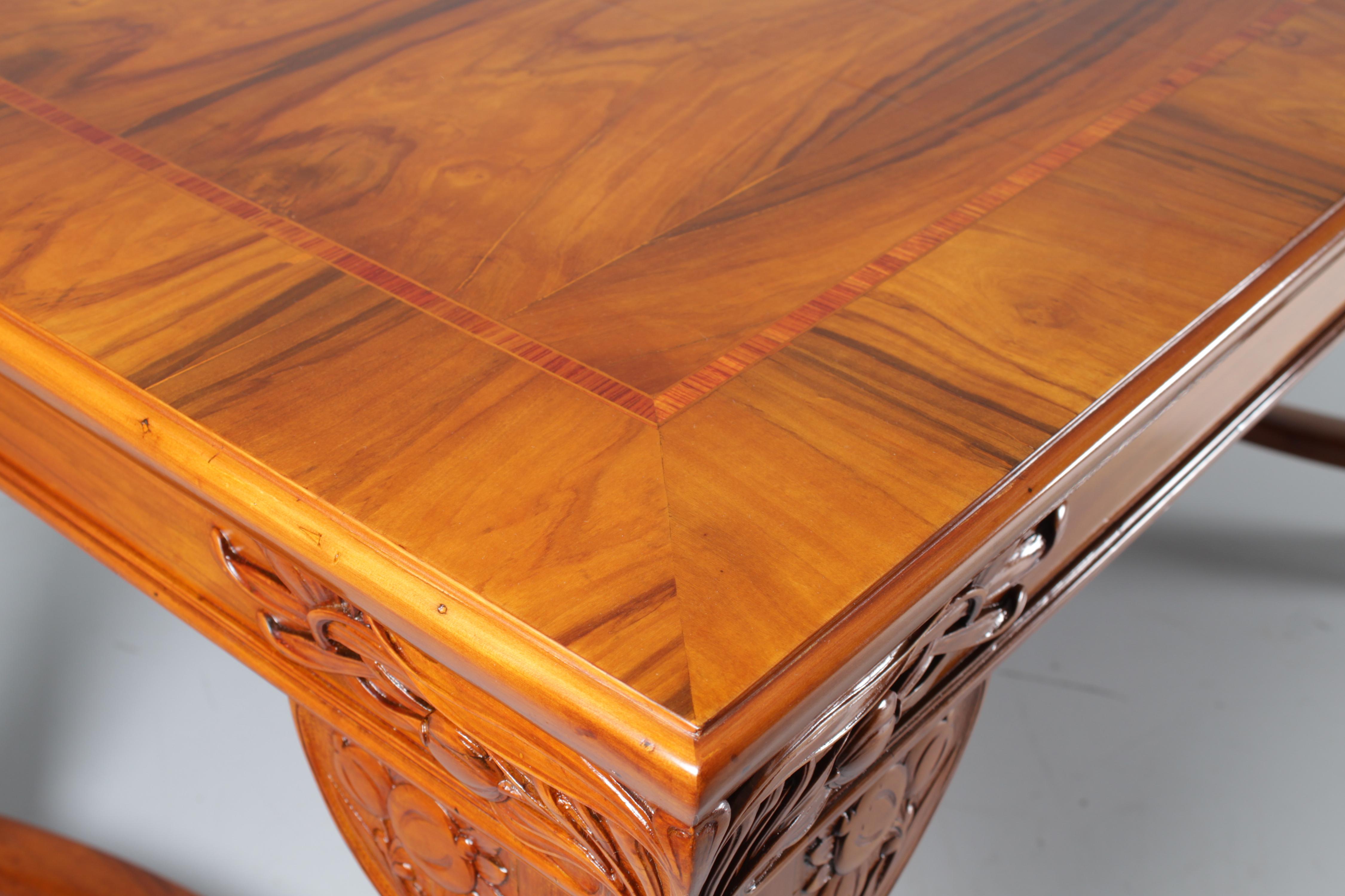 Table Art Nouveau V. Ducrot restaurée en bois incrusté et sculpté 1900 Italie en vente 4