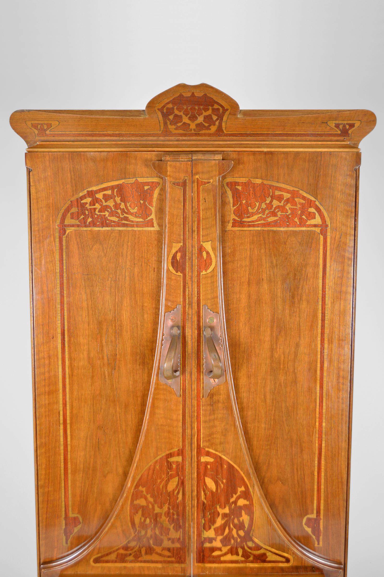 Art Nouveau Vanity Folding Mirror Screen with Marquetry, 1901 For Sale 9
