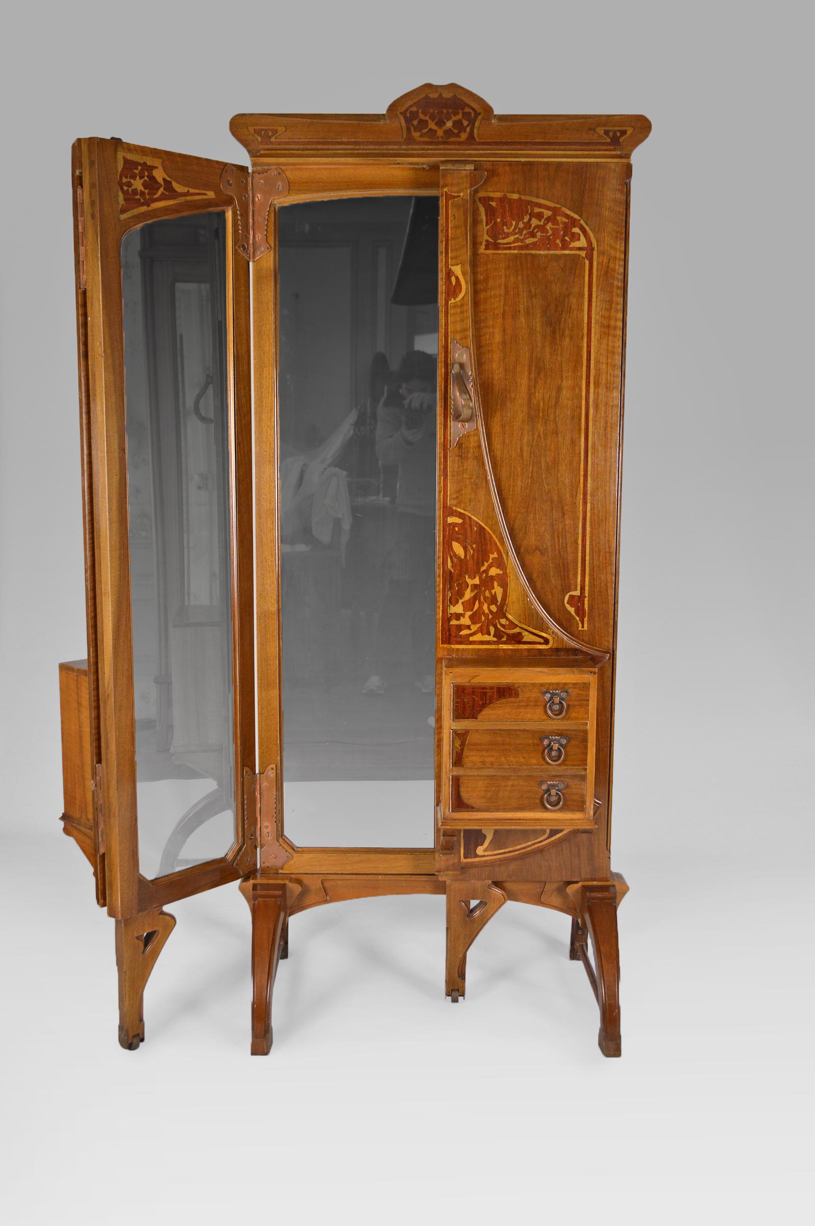 Carved Art Nouveau Vanity Folding Mirror Screen with Marquetry, 1901 For Sale