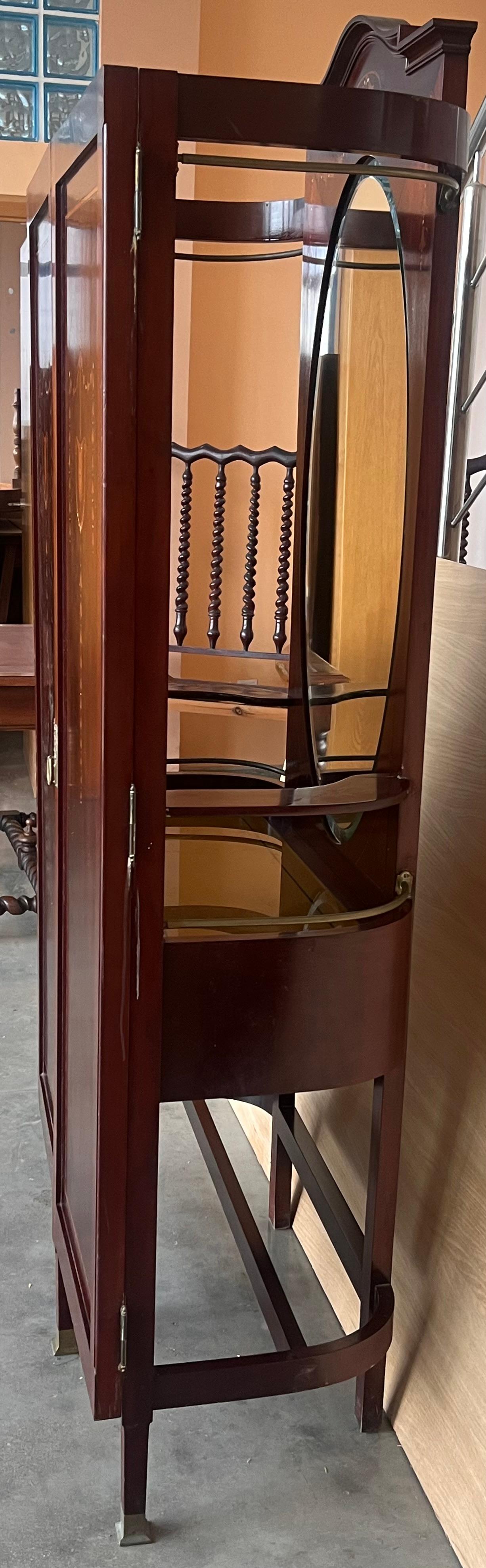 Art Nouveau Vanity Table with Folding Dresser Mirror For Sale 6