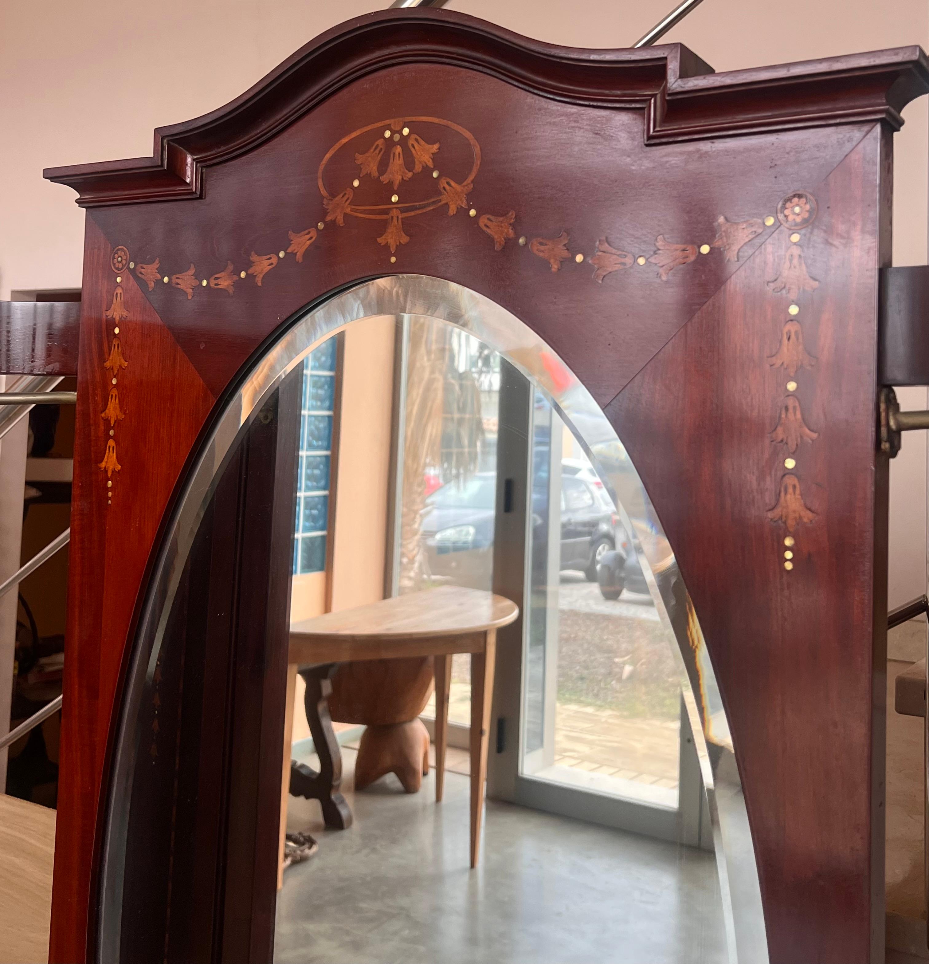 Art Nouveau Vanity Table with Folding Dresser Mirror For Sale 2