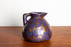 Vaso e brocca Art Nouveau in ceramica smaltata viola iridescente, Léon Léon 1910.