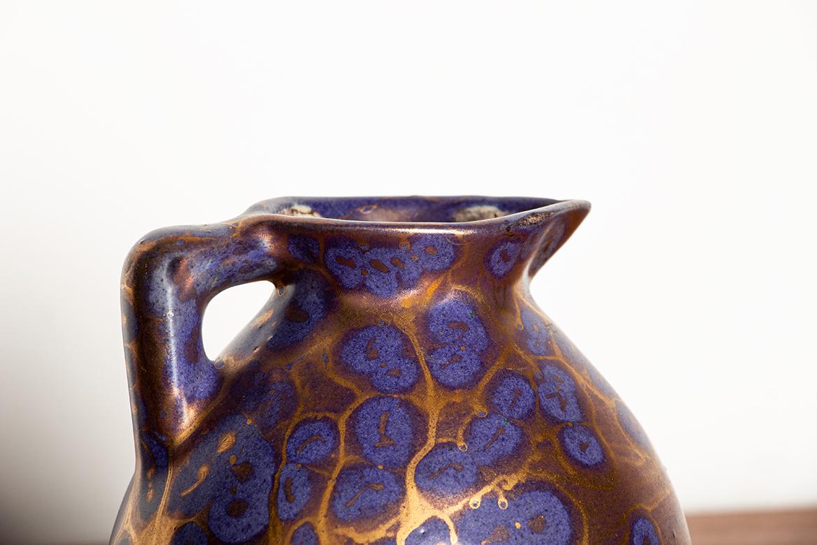 Art Nouveau vase and jug in iridescent purple glazed ceramic, Léon Pointu 1910. In Excellent Condition For Sale In JOINVILLE-LE-PONT, FR