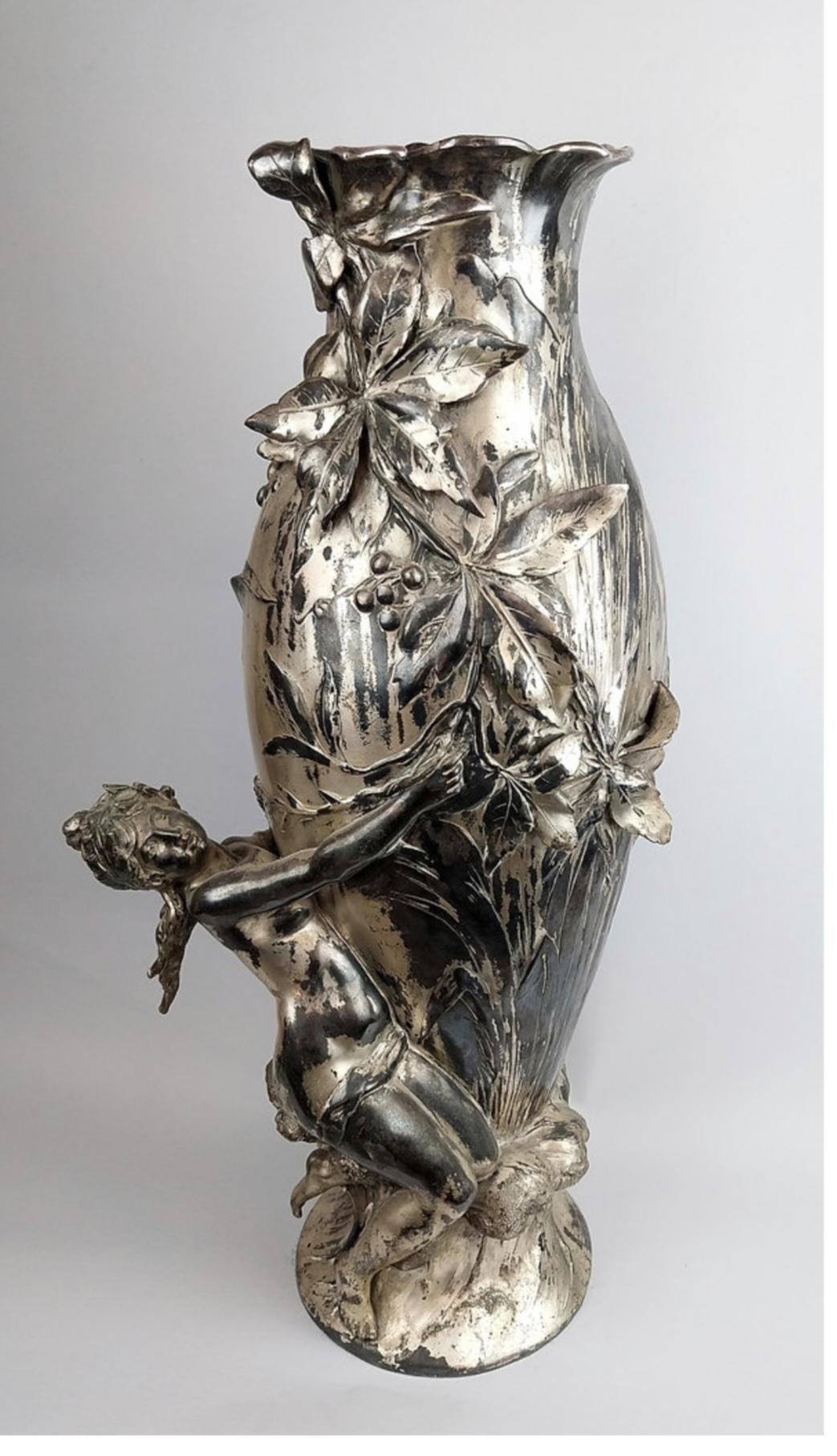 Art Nouveau vase by Auguste Moreau In Good Condition For Sale In Belgrade, RS