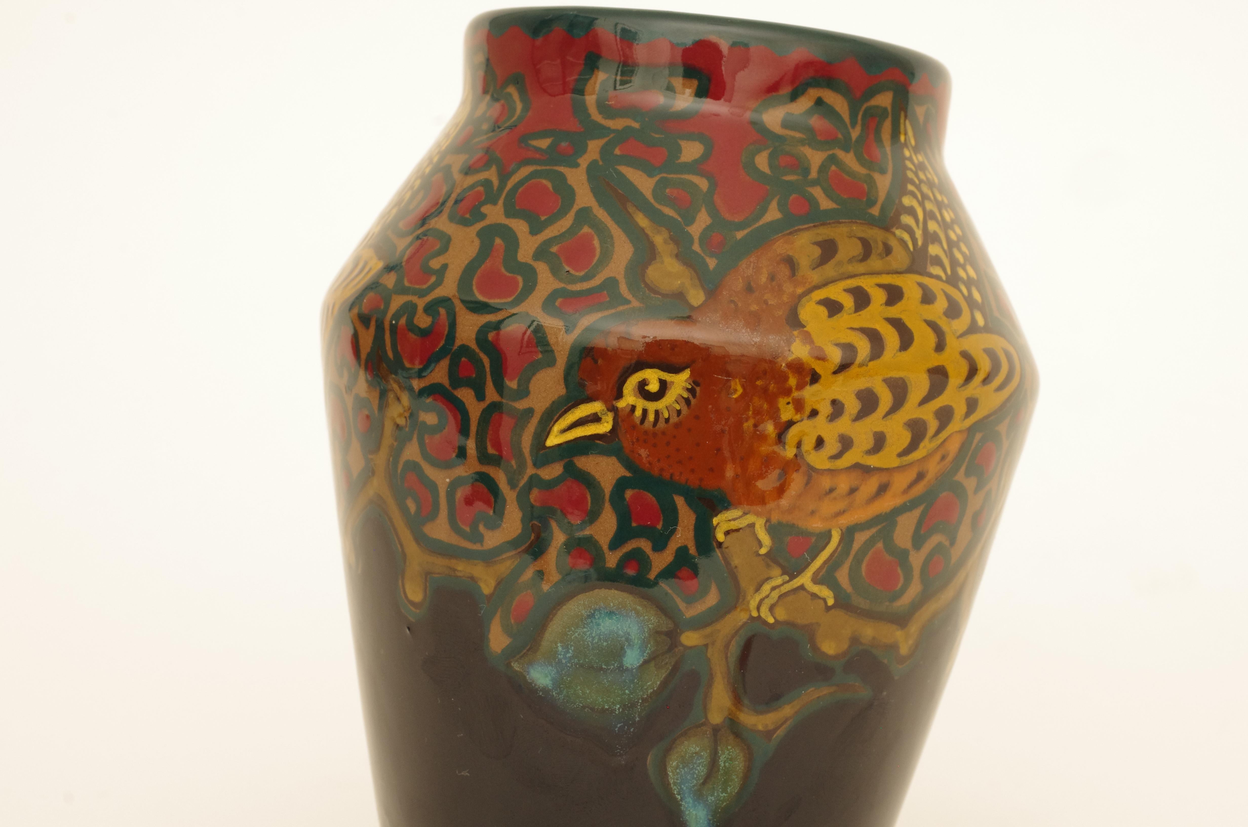 Inizio XX secolo Vaso Art Nouveau di Koninklijke Plateelbakkerij Zuid-Holland Gouda, 1919 in vendita