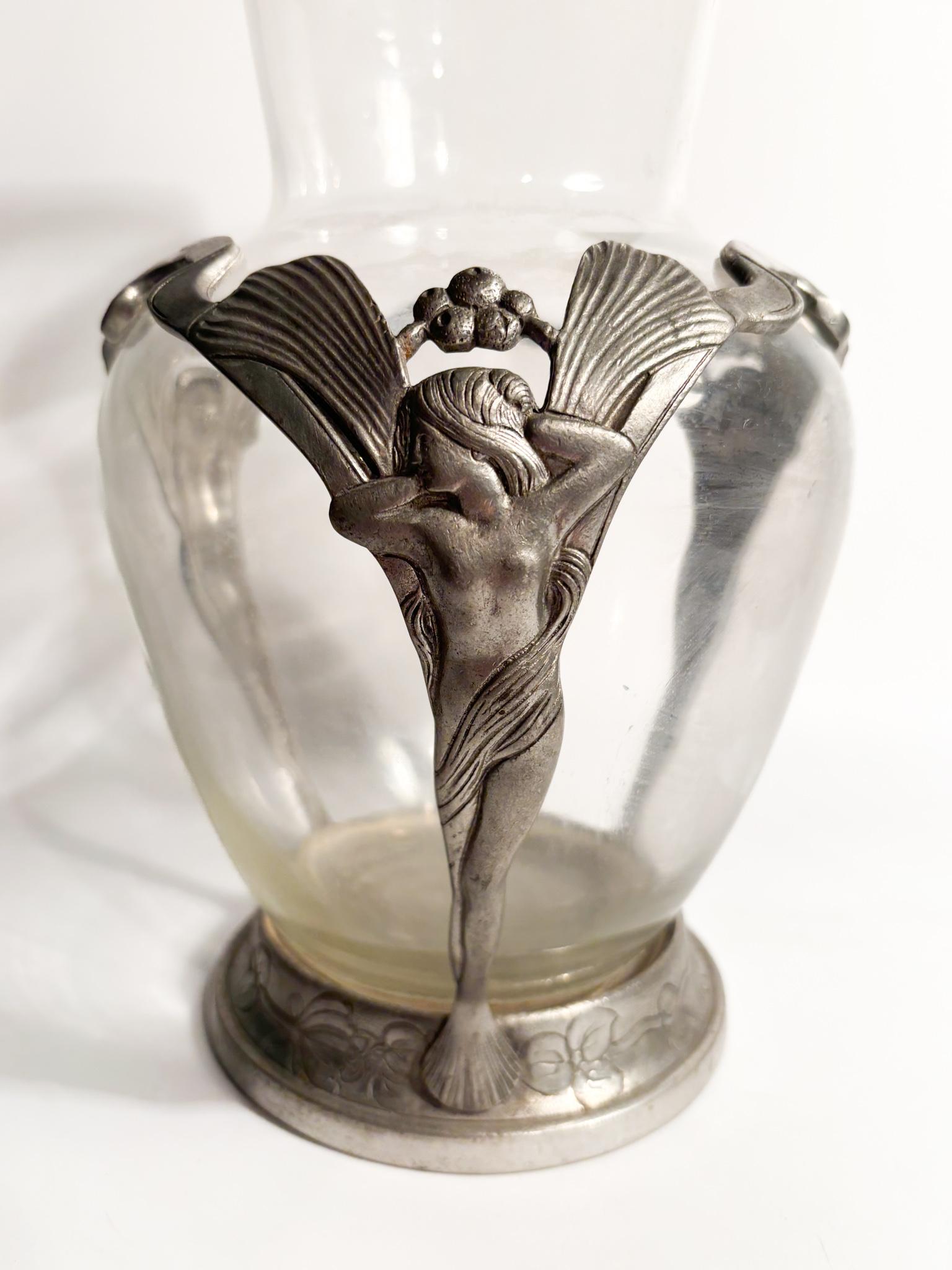 Art Nouveau Vase in and Sculpted Pewter from the Early Twentieth Century For Sale 3