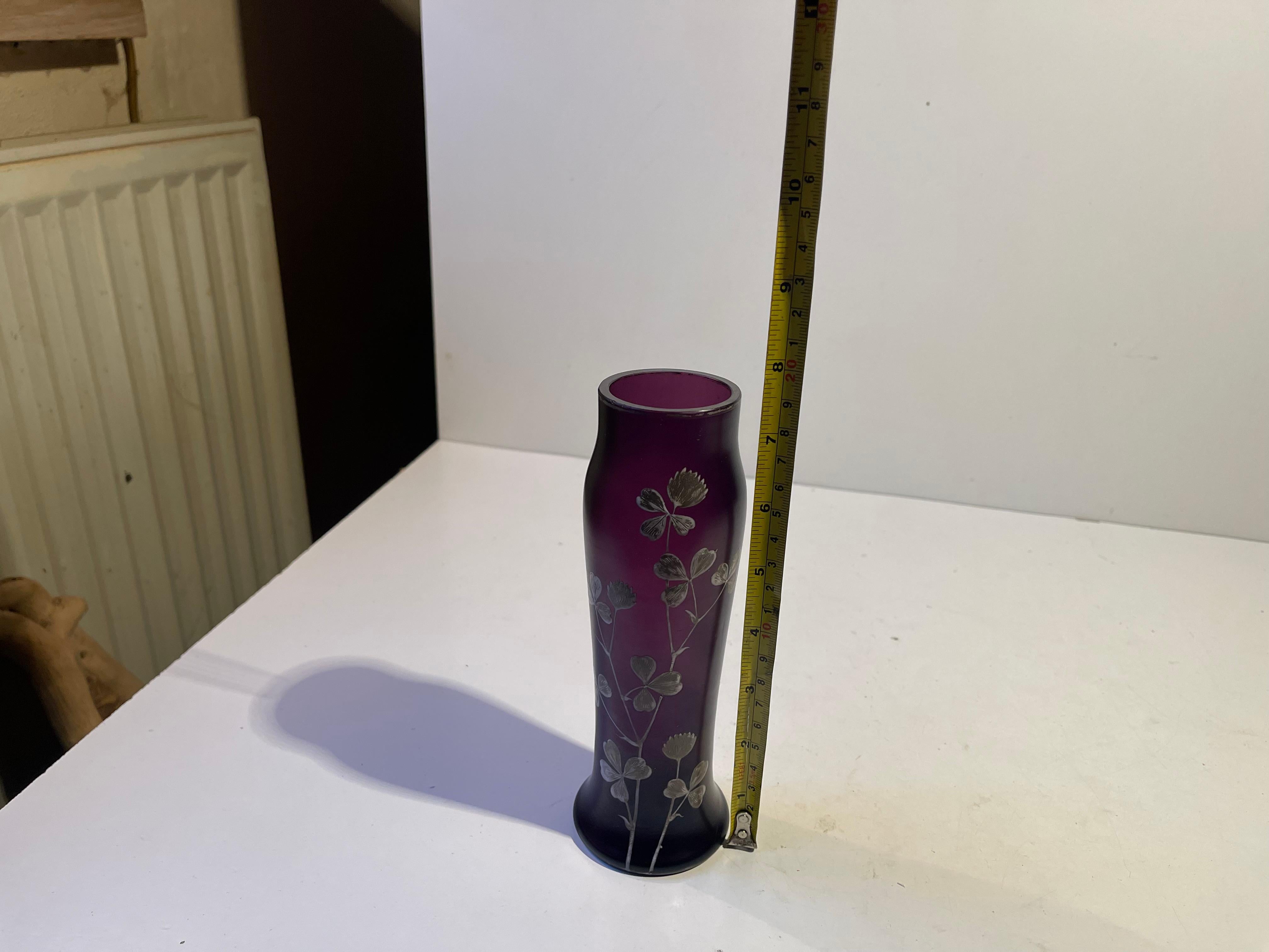 Verre Vase Art Nouveau en verre peint à la main, Kralik Poschinger inStyle en vente