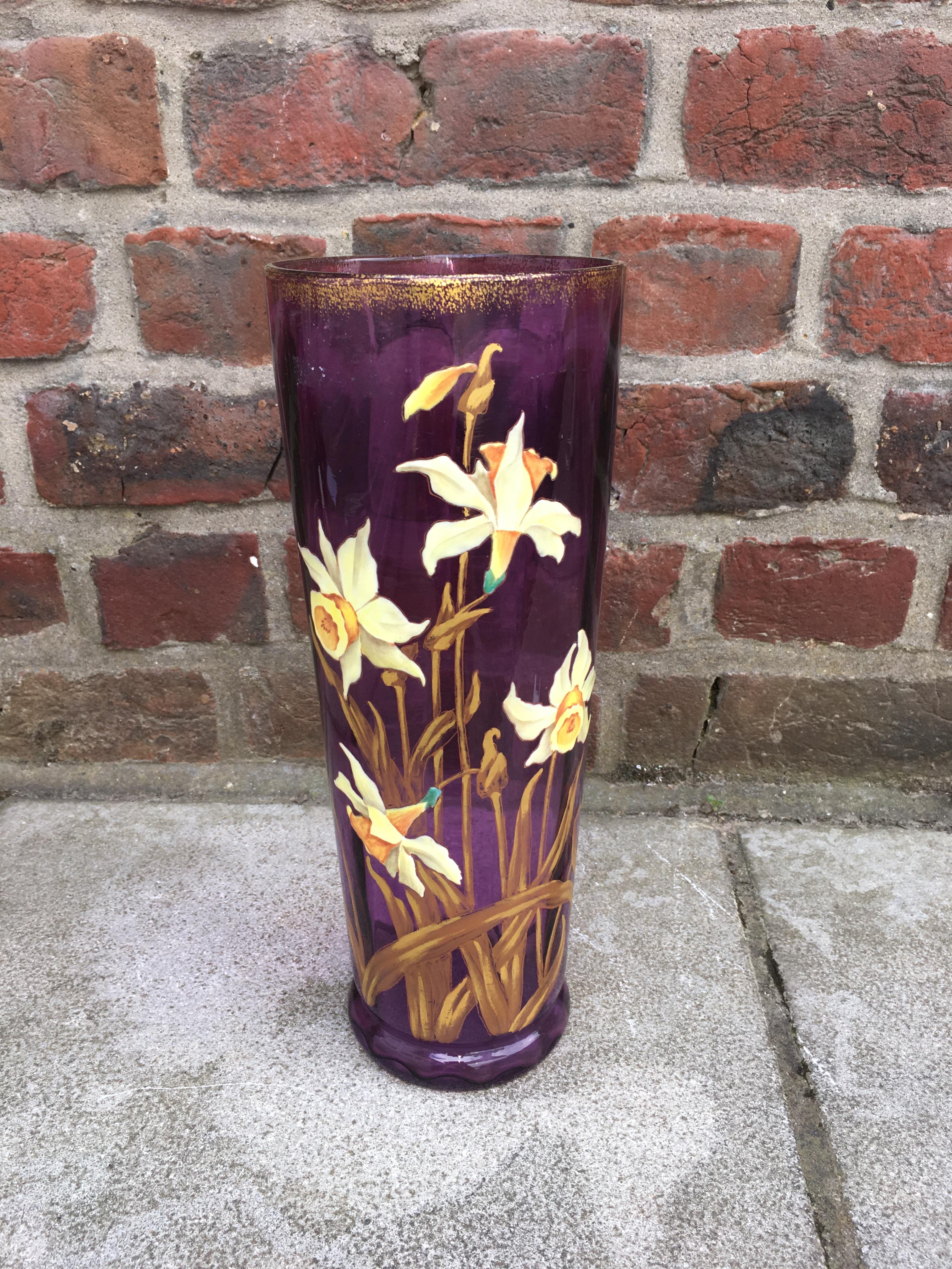 Art Nouveau vase in enameled glass with floral decoration, circa 1900.