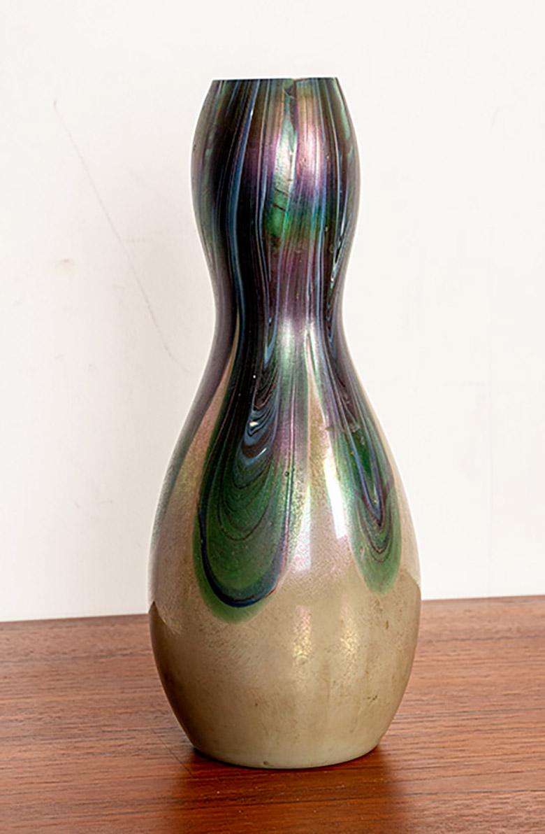 Metà XX secolo Vaso Art Nouveau in pasta di vetro in stile Art Favrile. in vendita