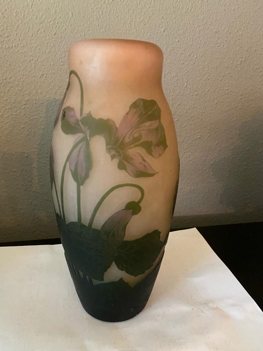 German Art Nouveau Vase in Soft Pink Flowery Etched Glass by Arsall For Sale