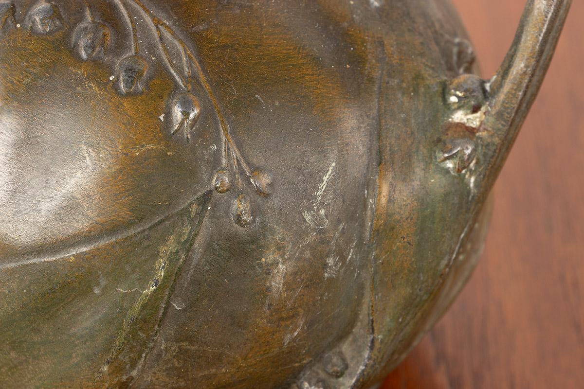 Art Nouveau vase in solid pewter with bronze patina by Louis Chalon 1910. For Sale 7