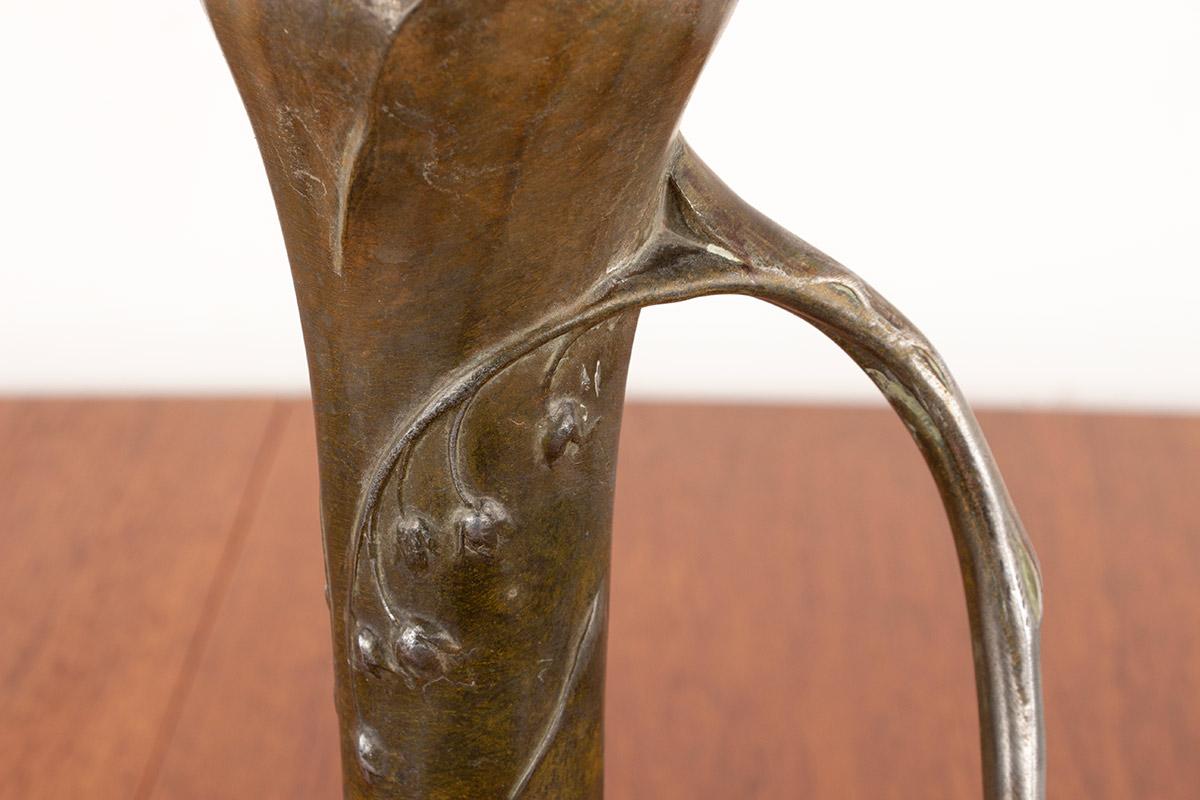 Art Nouveau vase in solid pewter with bronze patina by Louis Chalon 1910. For Sale 8