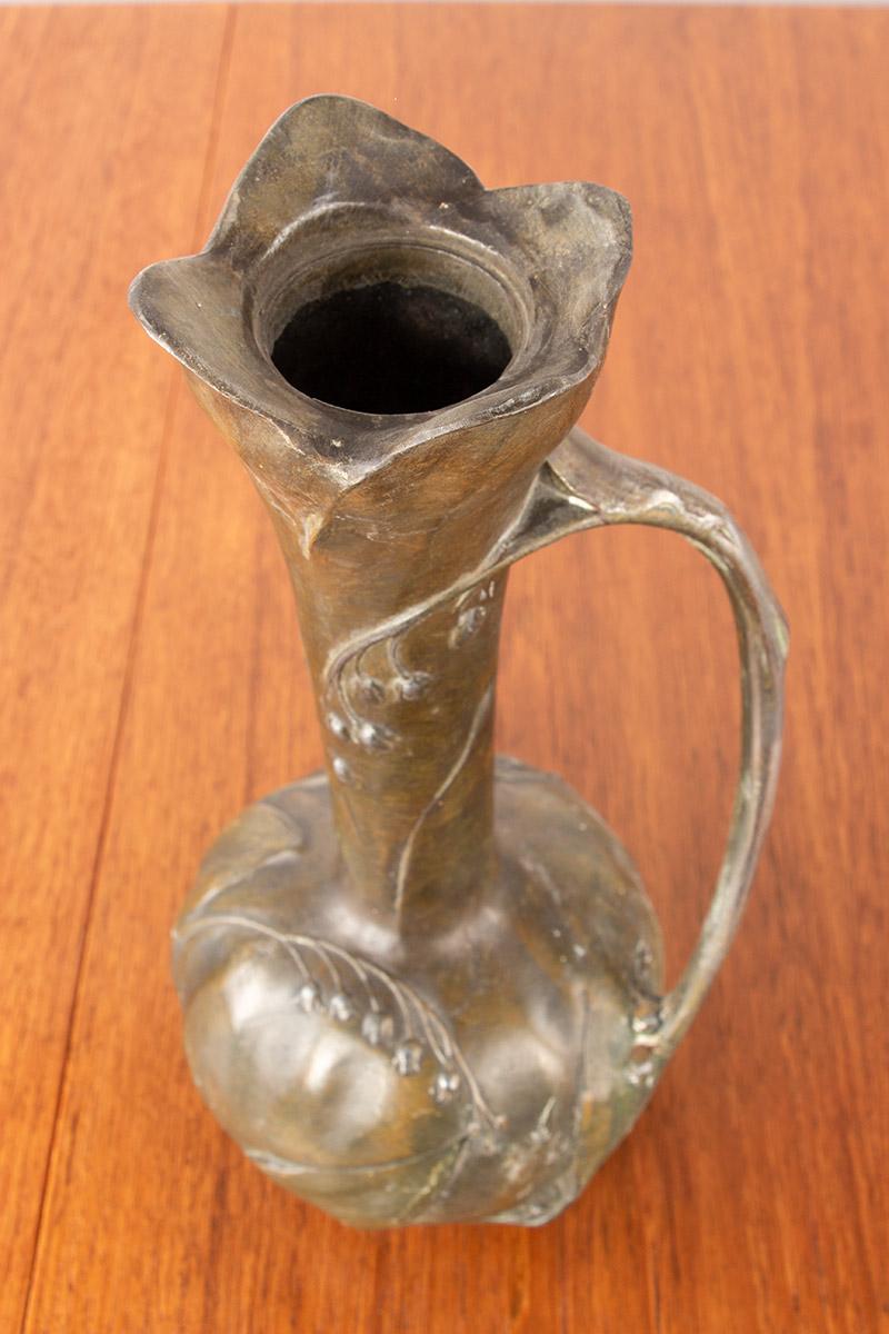 Art Nouveau vase in solid pewter with bronze patina by Louis Chalon 1910. For Sale 9