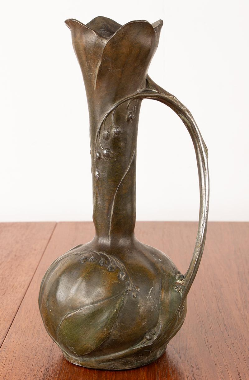 French Art Nouveau vase in solid pewter with bronze patina by Louis Chalon 1910. For Sale