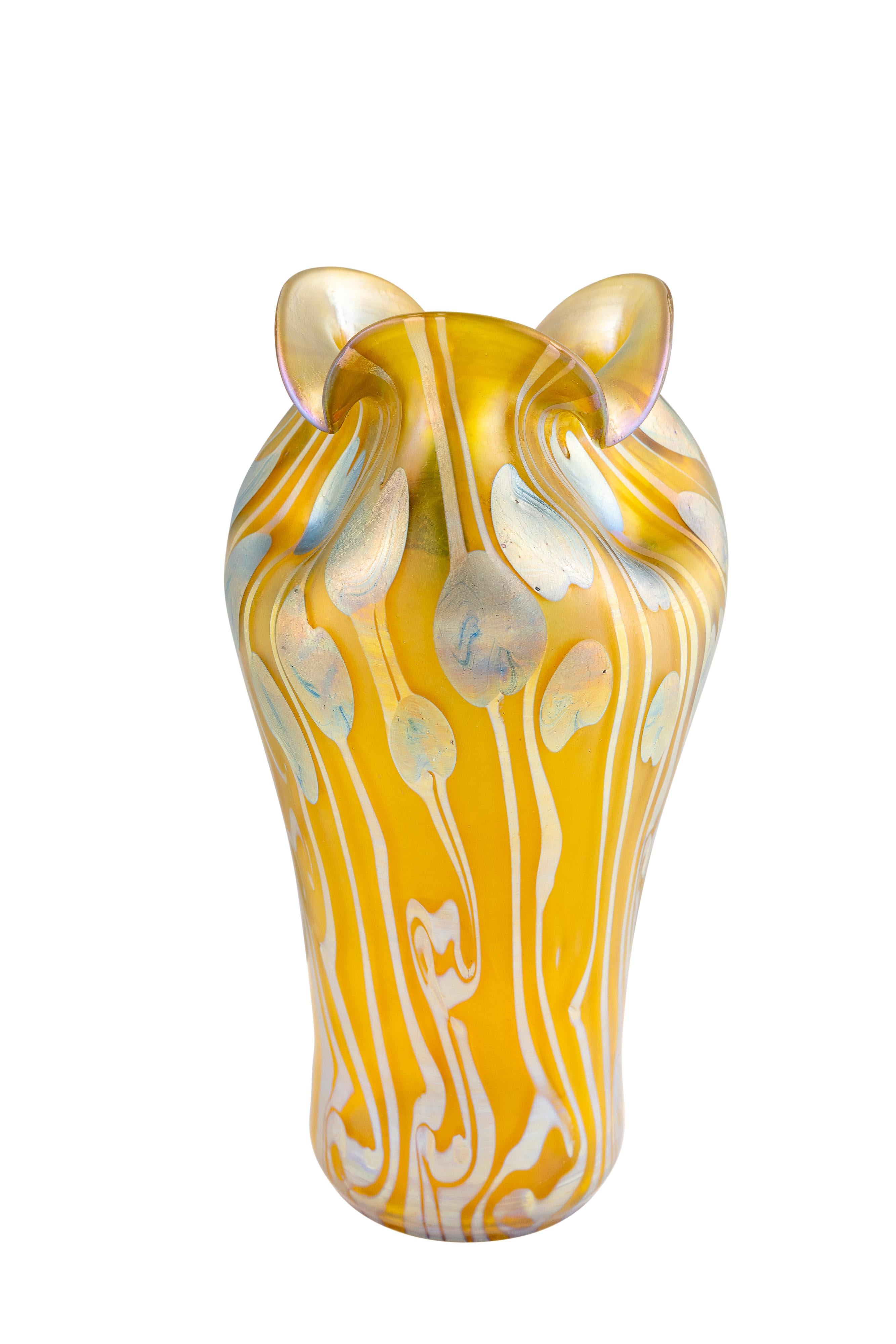 Art Nouveau Art nouveau vase Johann Loetz Witwe unidentified decoration ca. 1901 signed