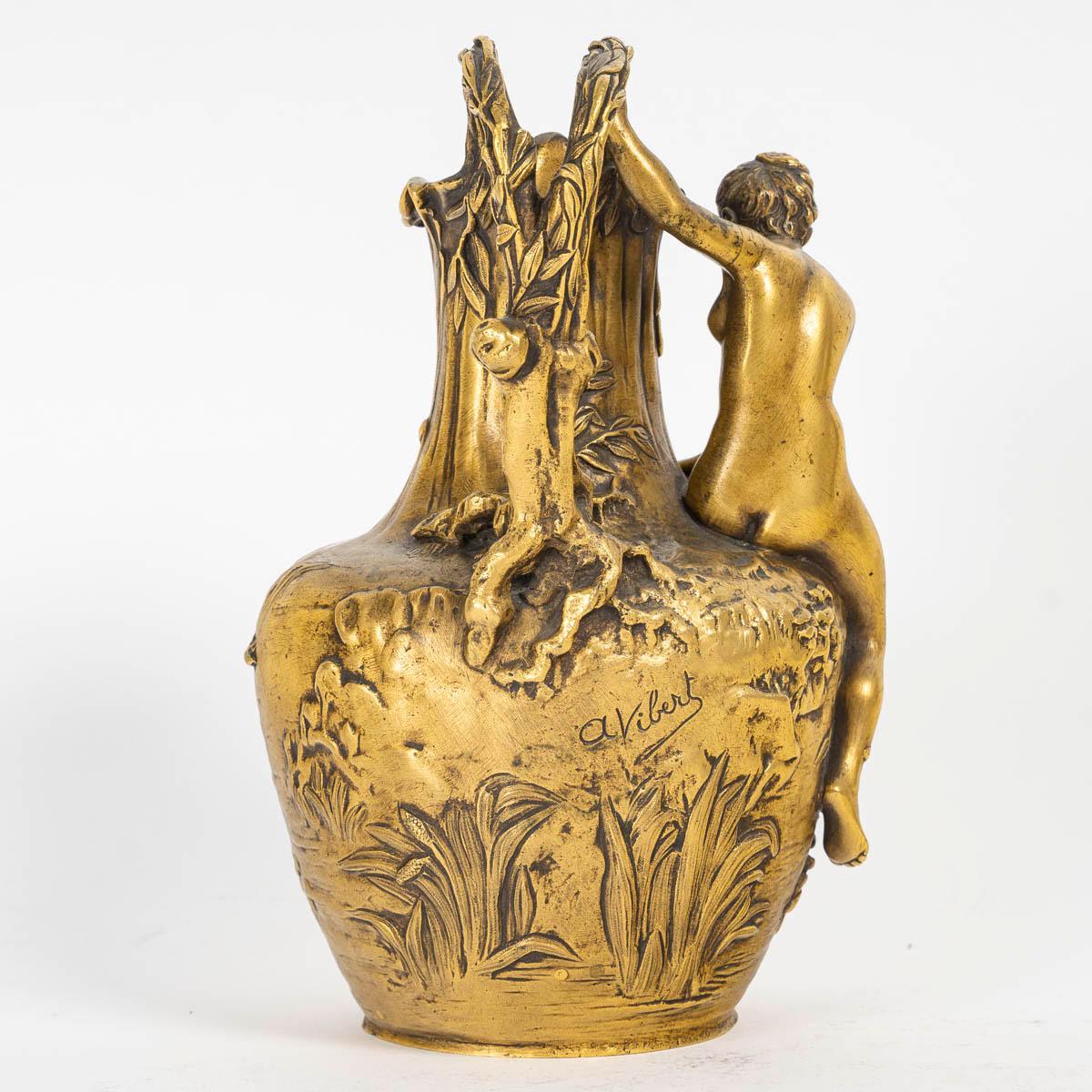 Vase Art Nouveau, signé A, Vibert, vers 1900. Bon état - En vente à Saint-Ouen, FR