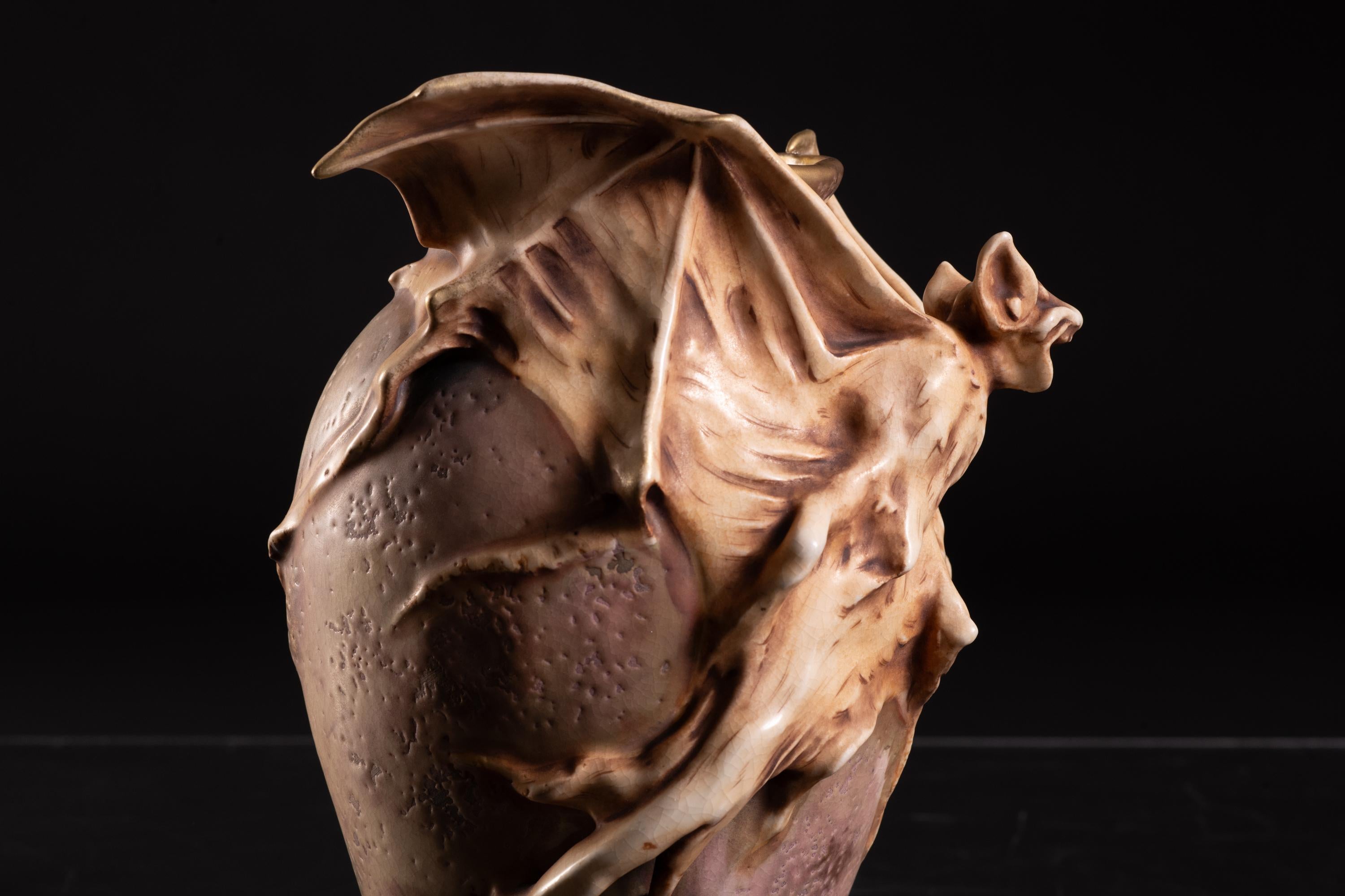 Vaso Art Nouveau con pipistrello di Eduard Stellmacher per RStK Amphora in vendita 4