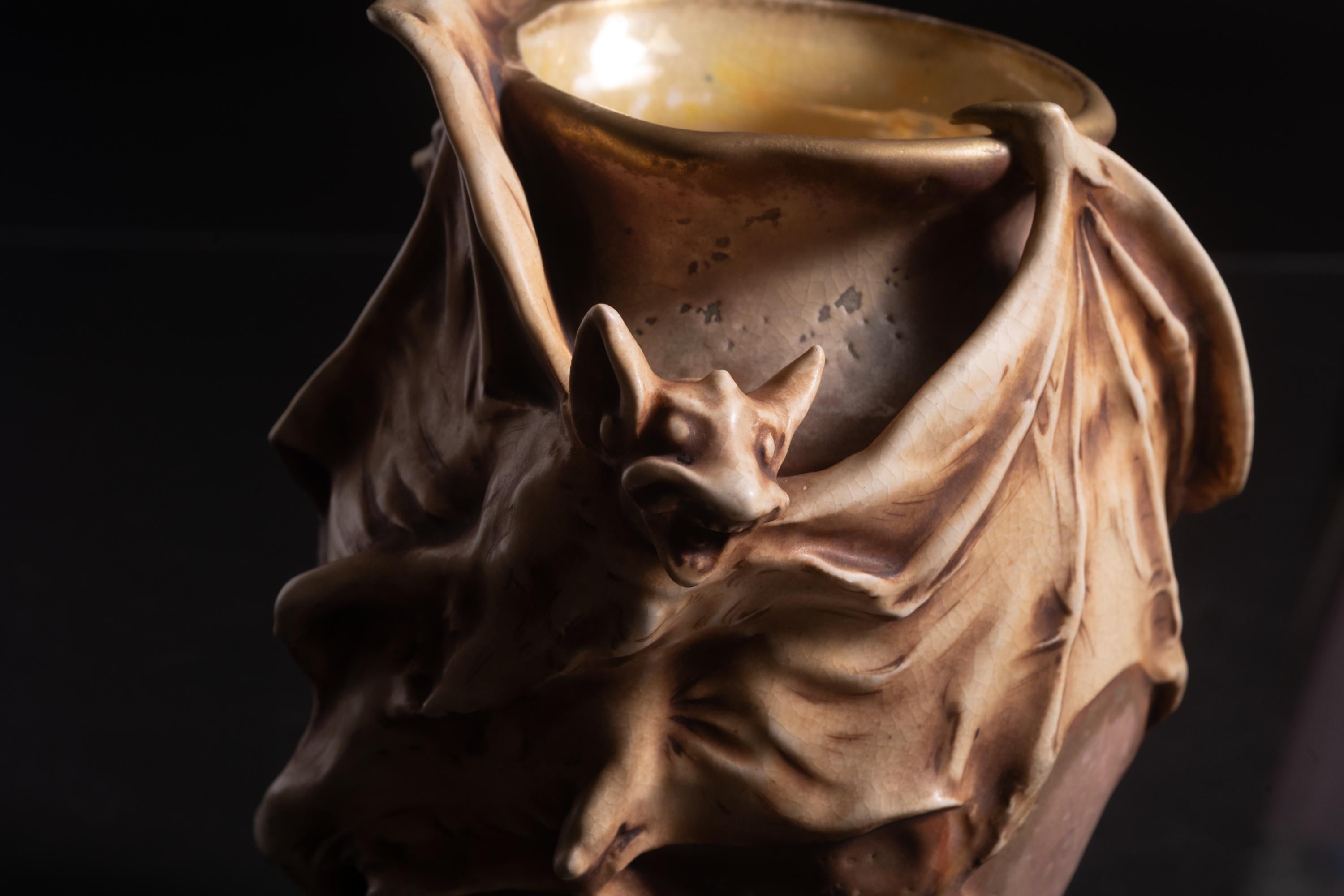 Vaso Art Nouveau con pipistrello di Eduard Stellmacher per RStK Amphora in vendita 10