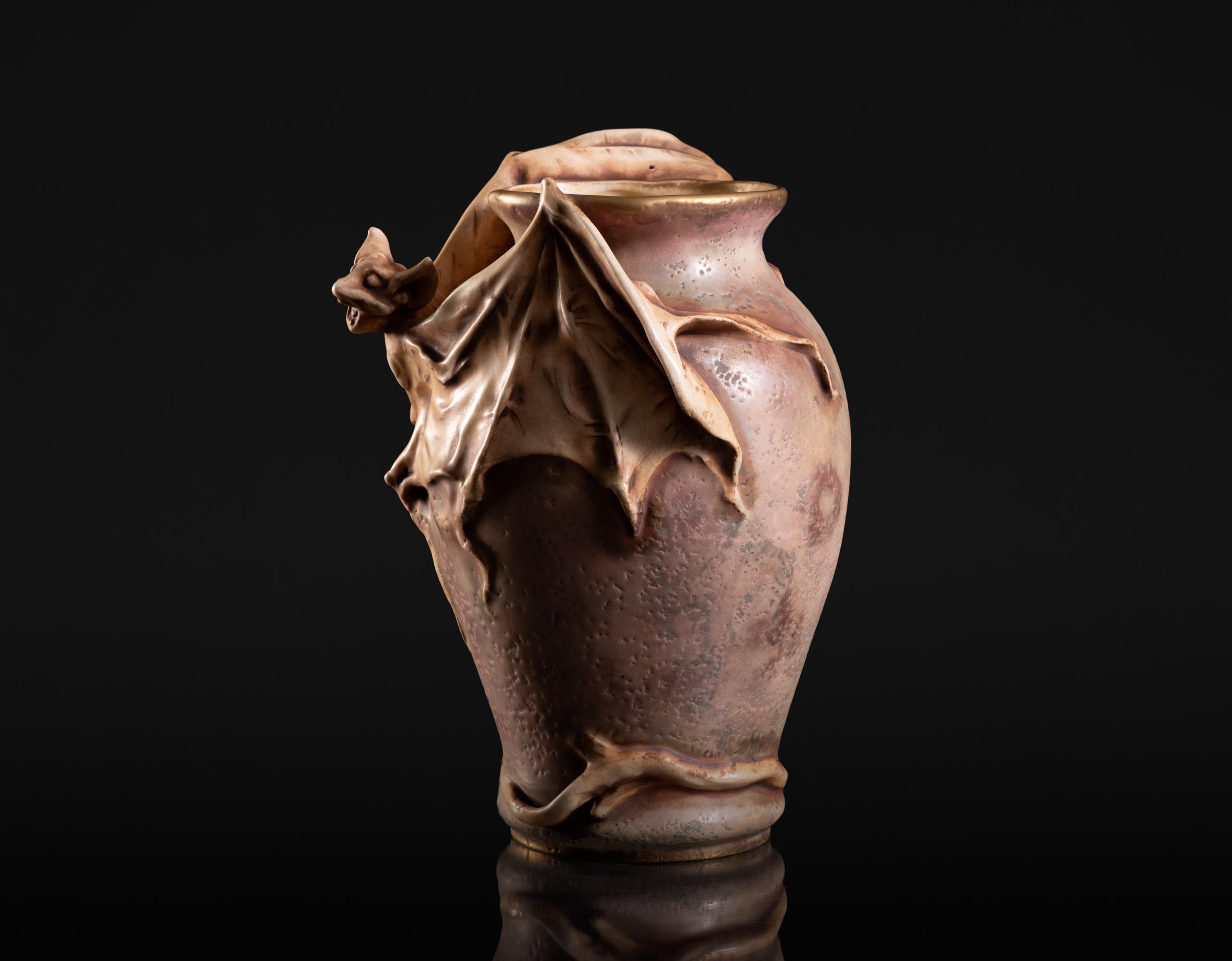 Vaso Art Nouveau con pipistrello di Eduard Stellmacher per RStK Amphora in vendita 1