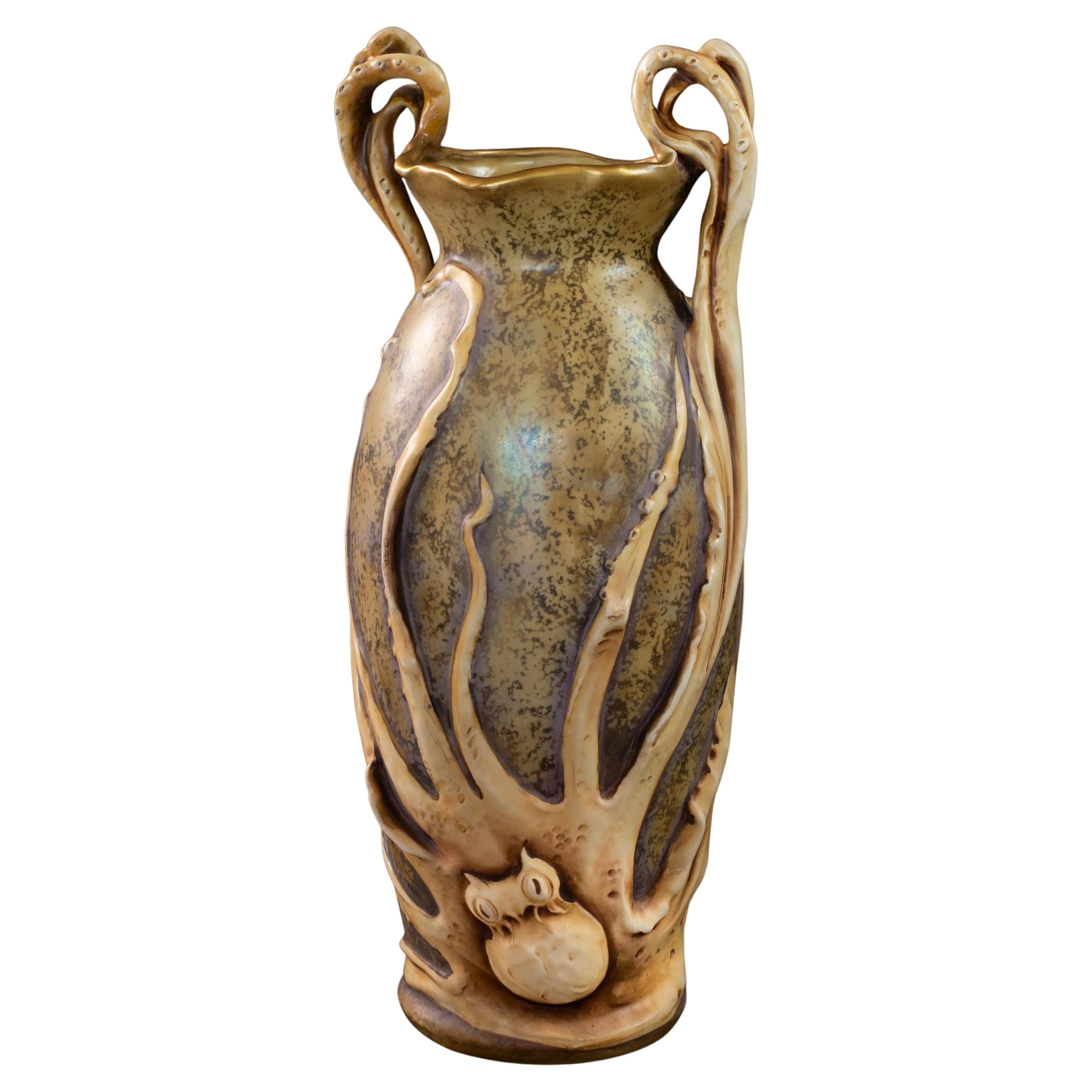 Vaso Art Nouveau con seppia e granchio eremita di RStK Amphora