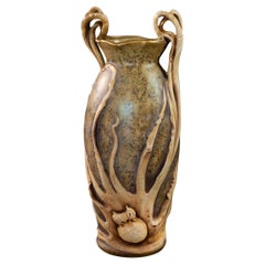 Vase Art nouveau avec coquillage et scarabée d'Hermit par RStK Amphora