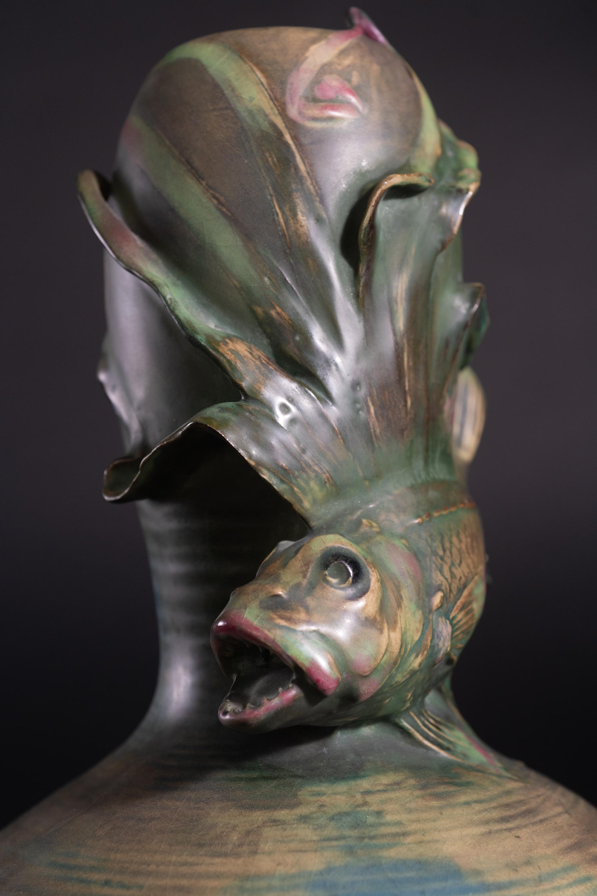 Jugendstilvase im Jugendstil mit exotischem Fisch von Eduard Stellmacher für RStK Amphora im Zustand „Hervorragend“ im Angebot in Chicago, US