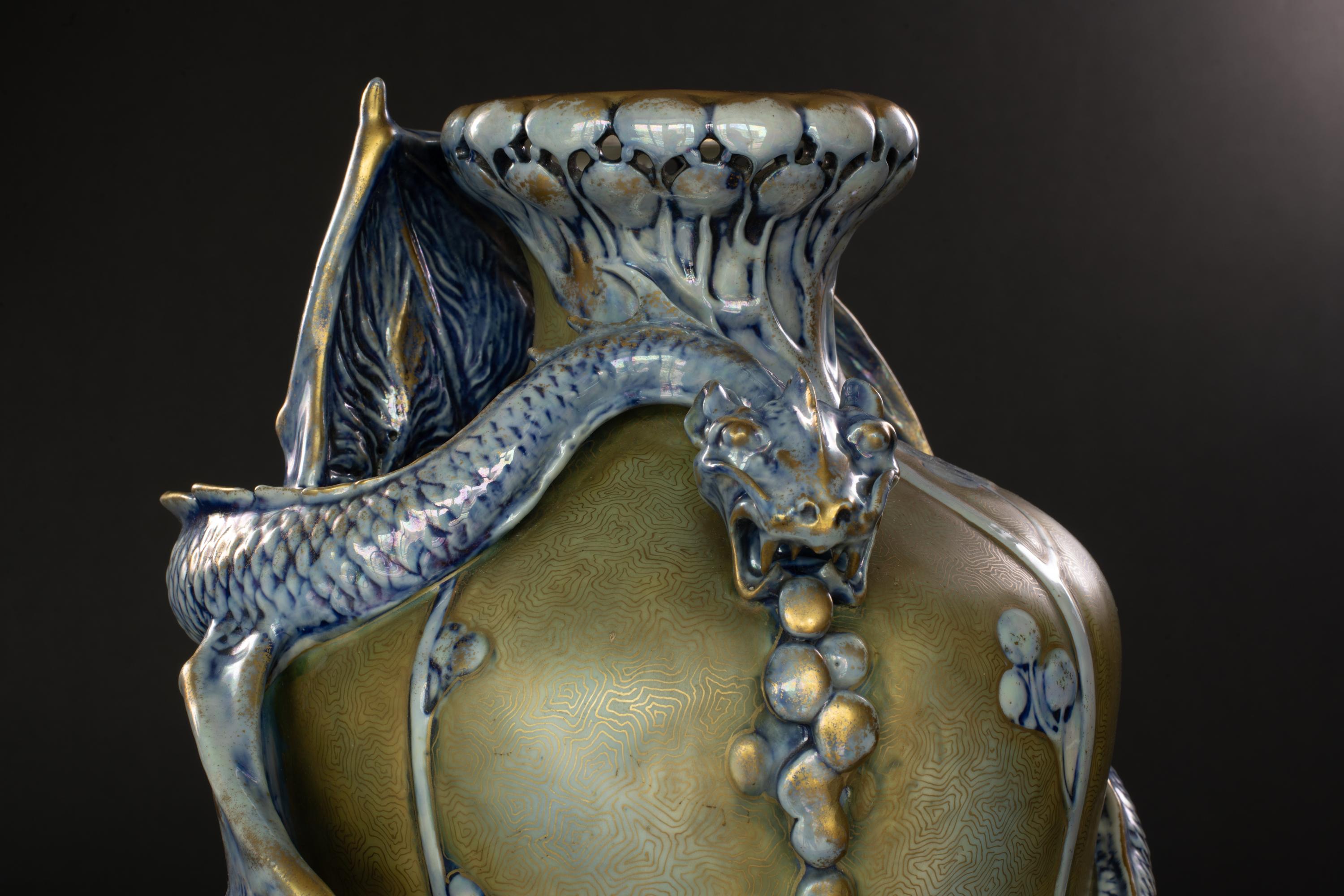 Vaso Art Nouveau con drago infuocato di Stellmacher & Dachsel per RStK Amphora in vendita 3