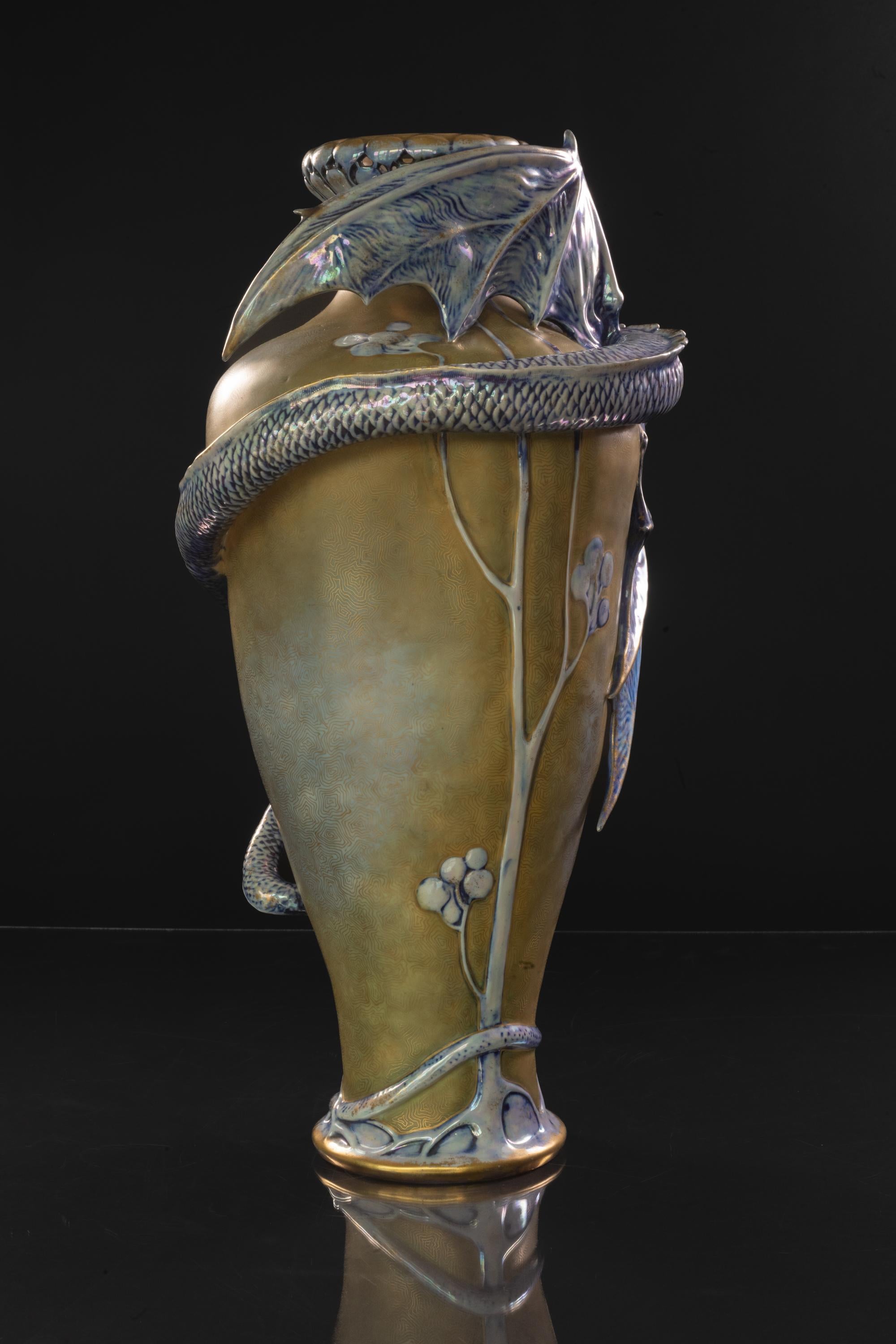 Vaso Art Nouveau con drago infuocato di Stellmacher & Dachsel per RStK Amphora In condizioni buone in vendita a Chicago, US