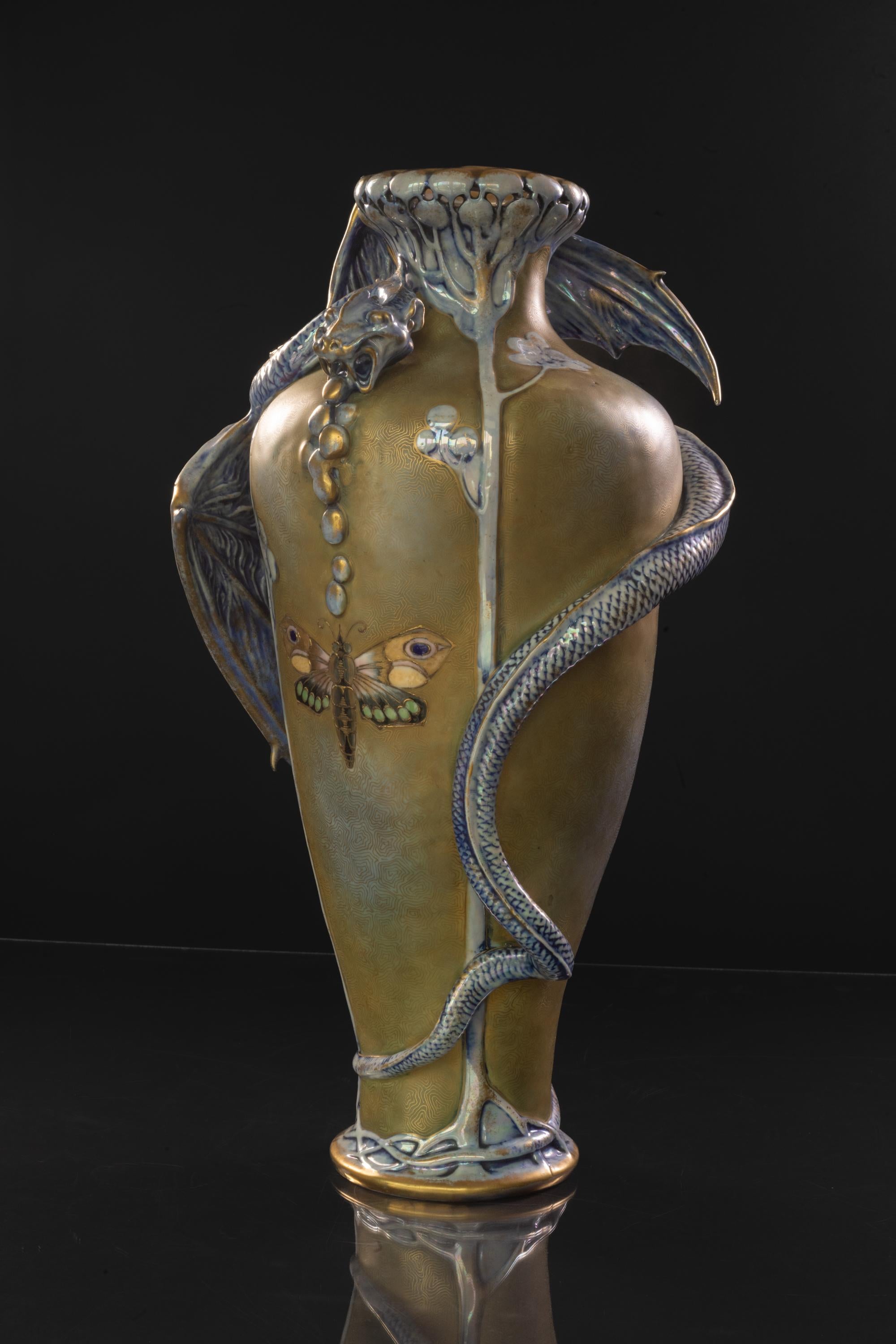 Vaso Art Nouveau con drago infuocato di Stellmacher & Dachsel per RStK Amphora in vendita 1
