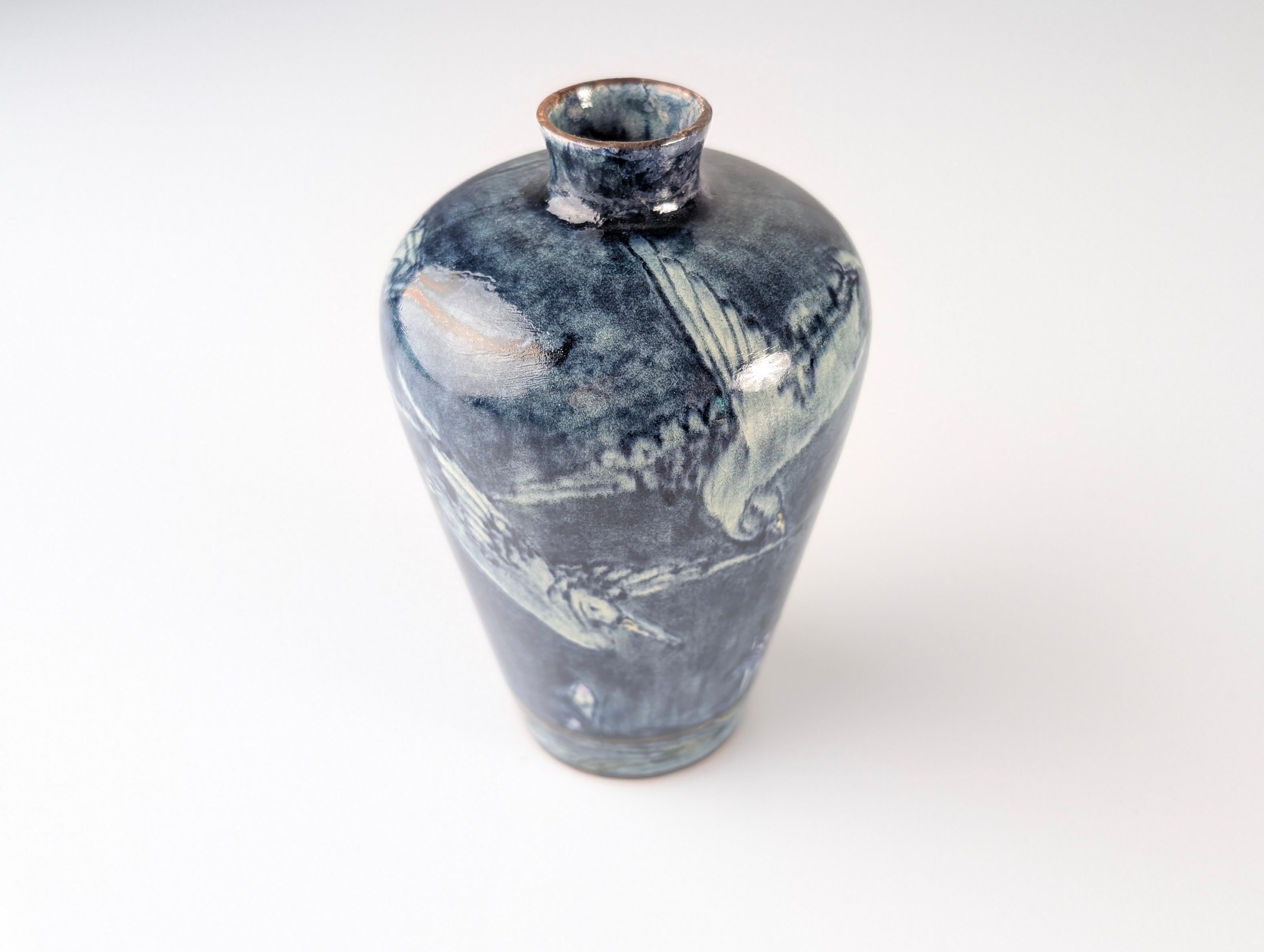 Inizio XX secolo Vaso in stile Art Nouveau con aironi e fiori, J.W. Heron Mijnlieff, Olanda Utrecht 1900 in vendita