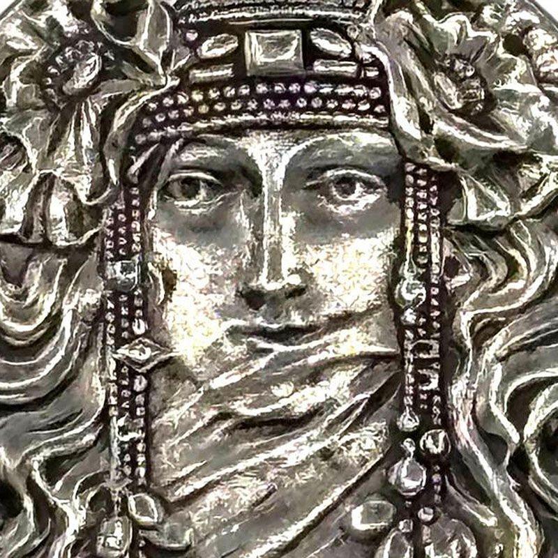 Allemand Broche portrait féminin en voile Art nouveau de Rine Pewter en vente