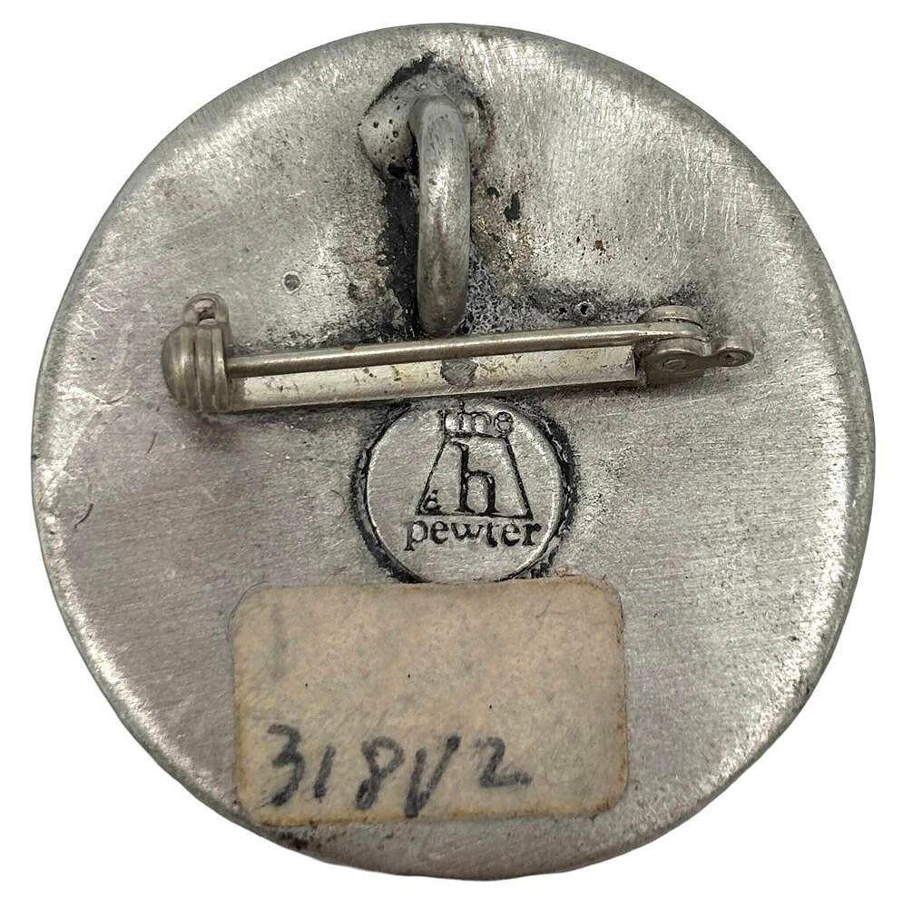 Broche portrait féminin en voile Art nouveau de Rine Pewter Excellent état - En vente à Van Nuys, CA