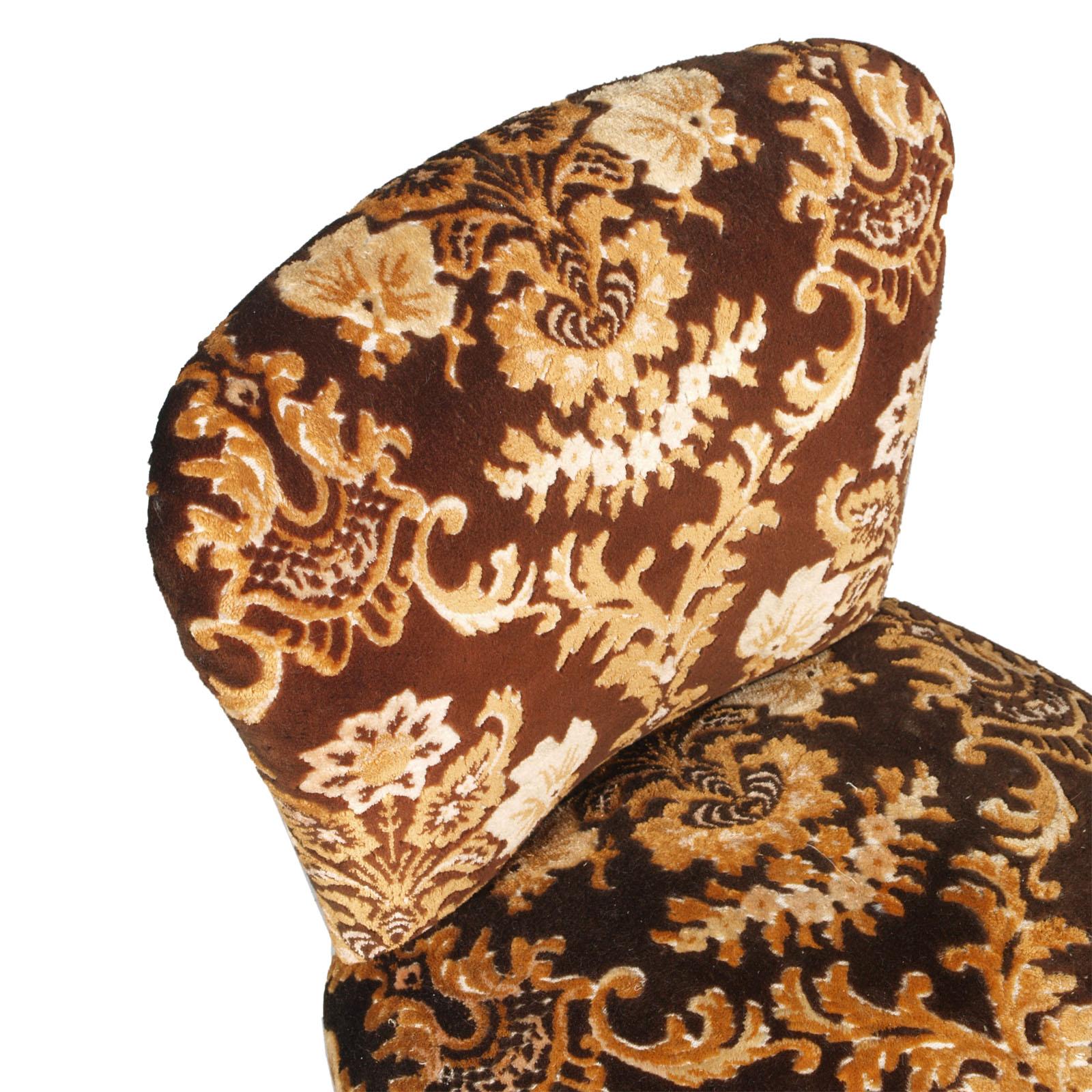 20th Century Art Nouveau Venetian Bedroom Chairs & Footrest With precious Fortuny Upholstery For Sale