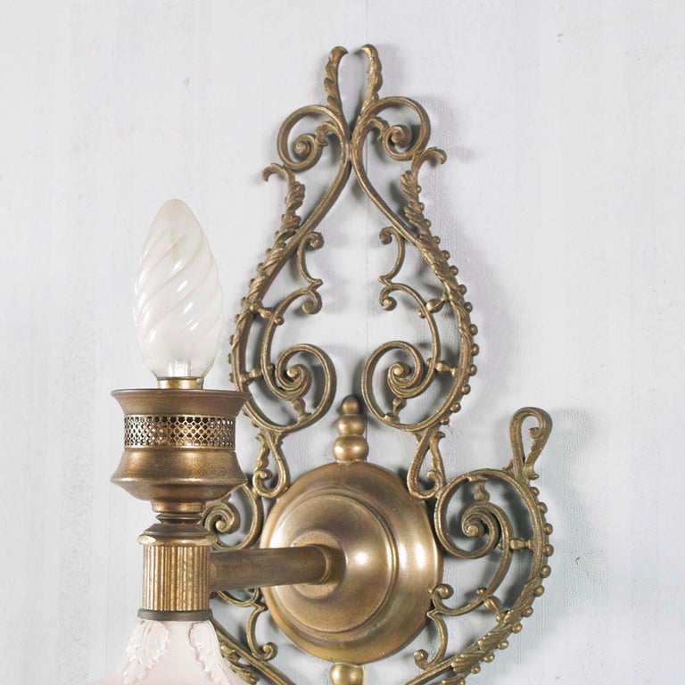 Art Nouveau Venetian Wall Lights, Pink Porcelain from Bassano, Brass and Bronze In Good Condition For Sale In Vigonza, Padua