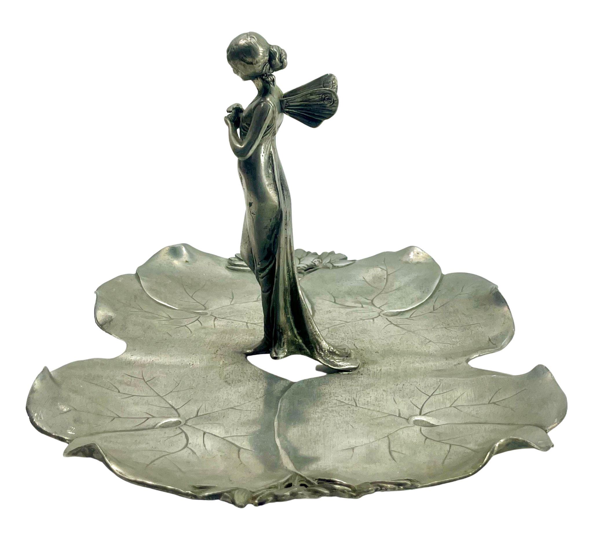 Art Nouveau vide poch C. Kurz & Company, Tiel, Die Niederlande.


Herr Coen Kurz beendete seine Lehre in der sehr bekannten 