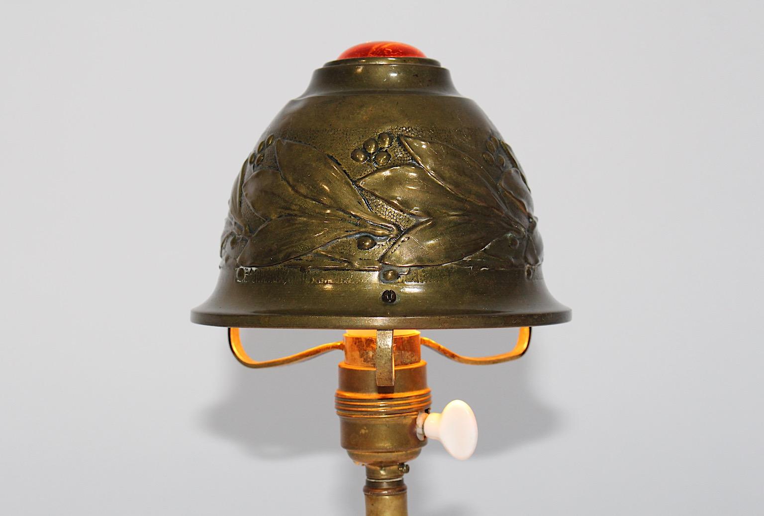 Art Nouveau Vintage Brass Dome Table Lamp Bedside Lamp circa 1910 France For Sale 2
