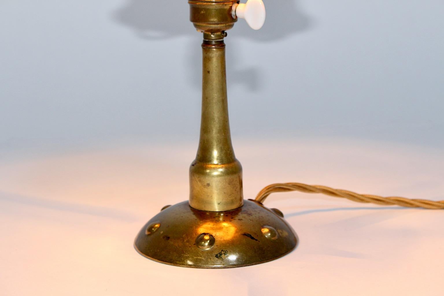 Art Nouveau Vintage Brass Dome Table Lamp Bedside Lamp circa 1910 France For Sale 4