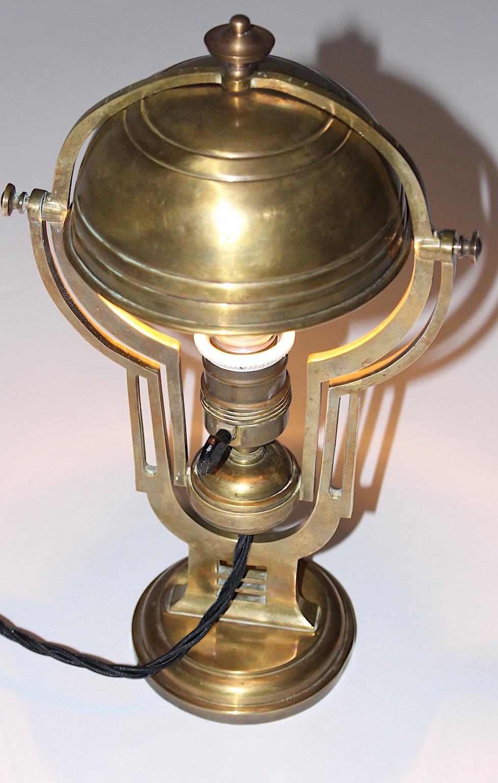 Art Nouveau Vintage Brass Table Lamp, circa 1900, Austria In Good Condition In Vienna, AT