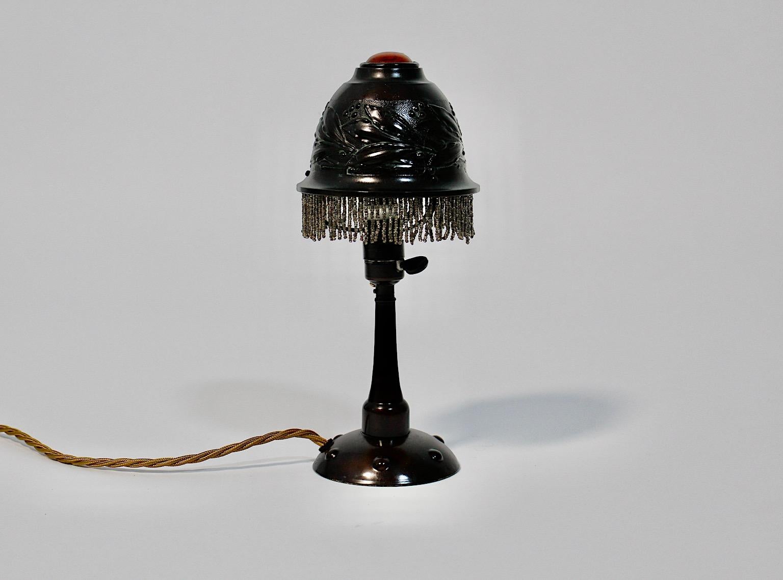 Art Nouveau Vintage Lámpara de sobremesa de metal bruñido Ámbar c 1910 Francia en venta 2