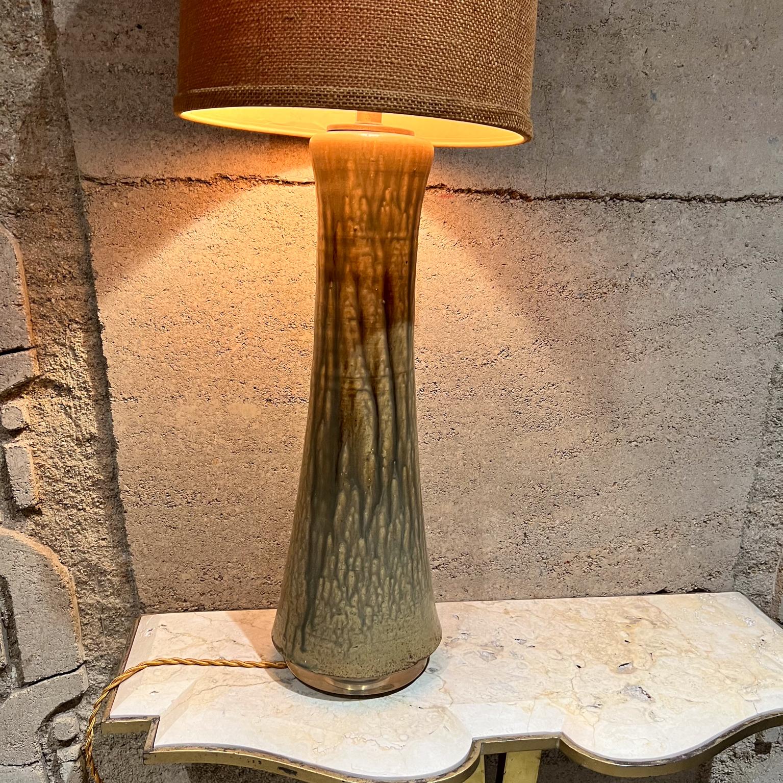 Lampada da tavolo in ceramica d'epoca Art of Vintage In condizioni buone in vendita a Chula Vista, CA