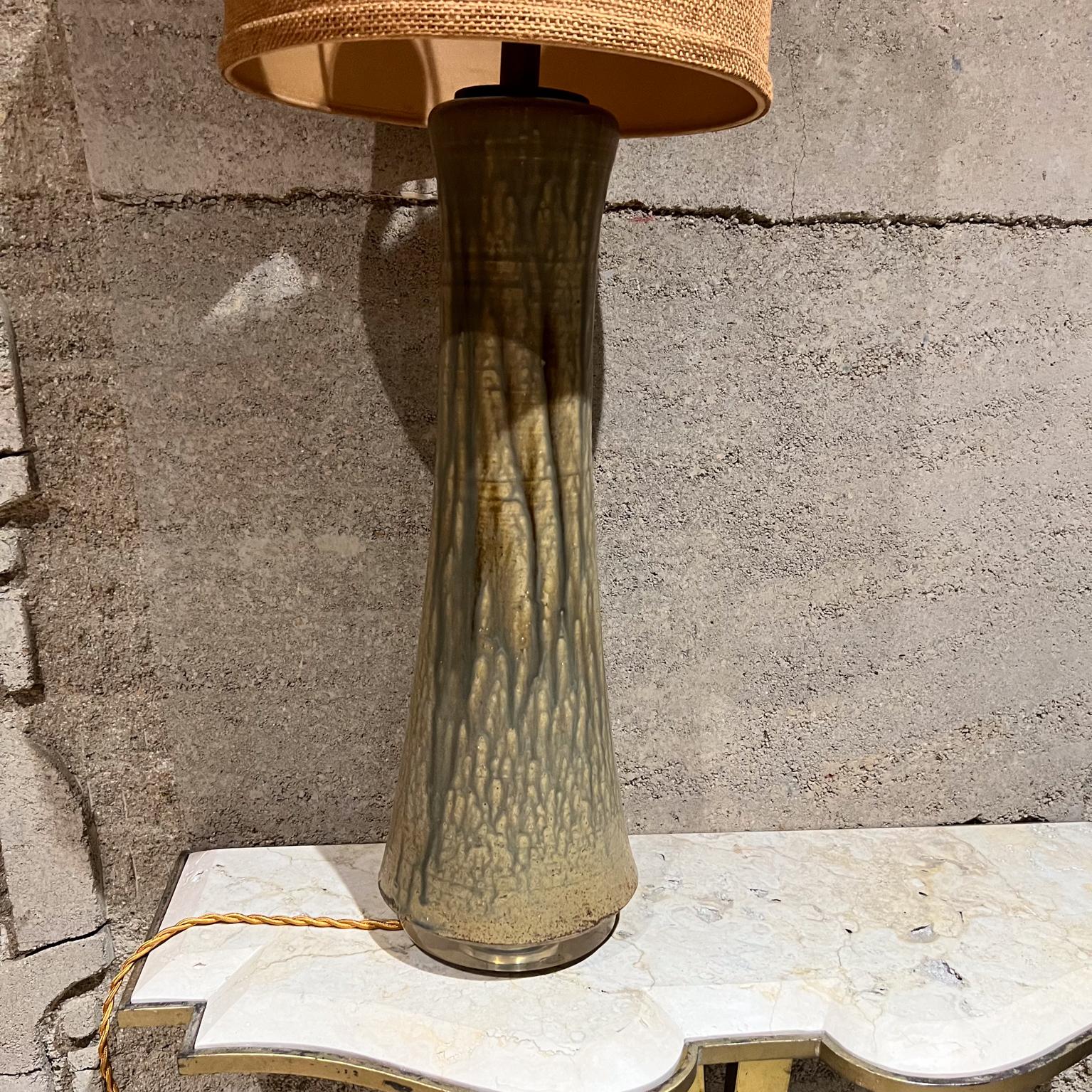 Lampada da tavolo in ceramica d'epoca Art of Vintage in vendita 1