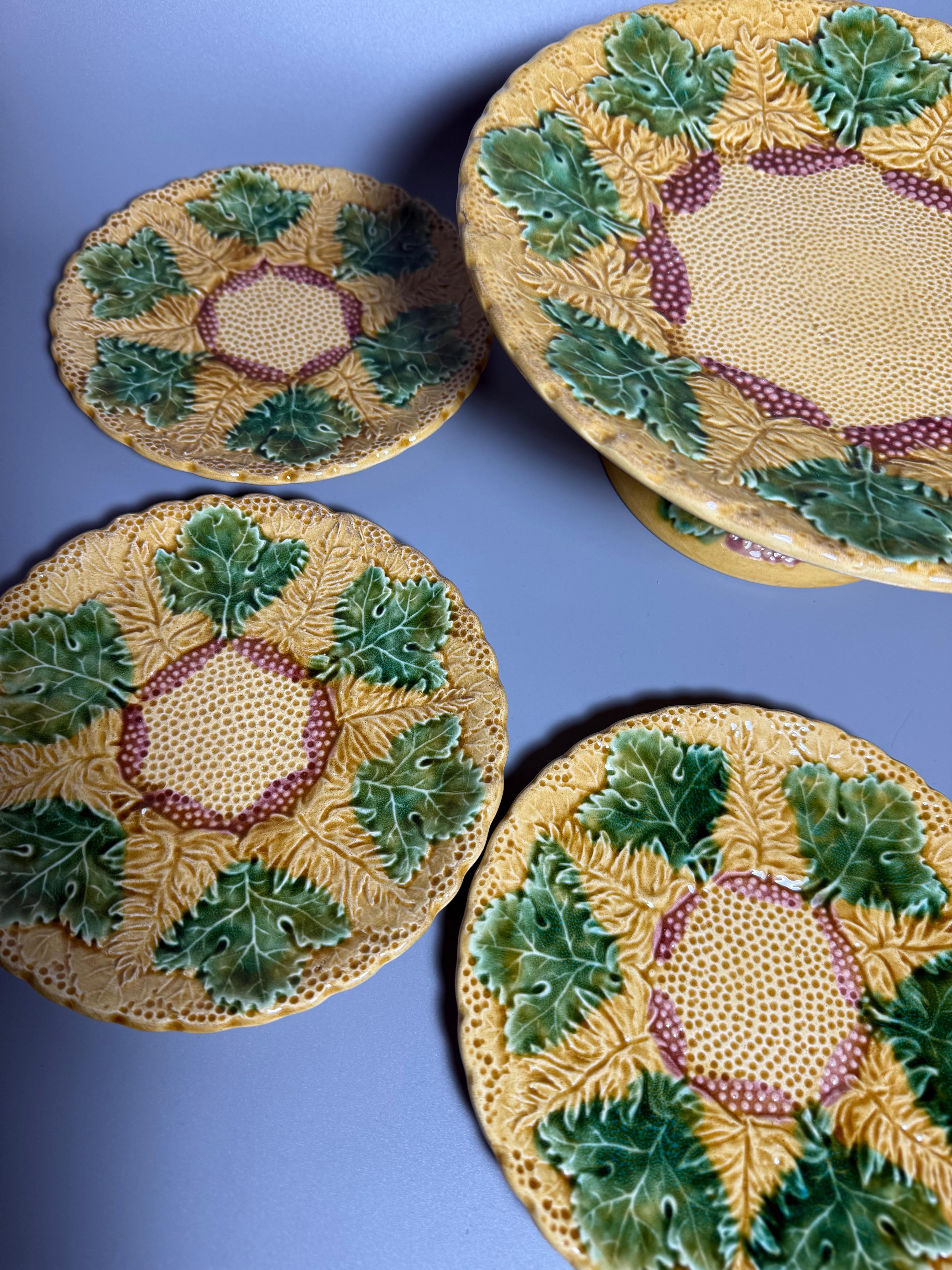 Art Nouveau Vintage Mayólica 1 centro de mesa/frutero y 6 platos Cerámico en venta