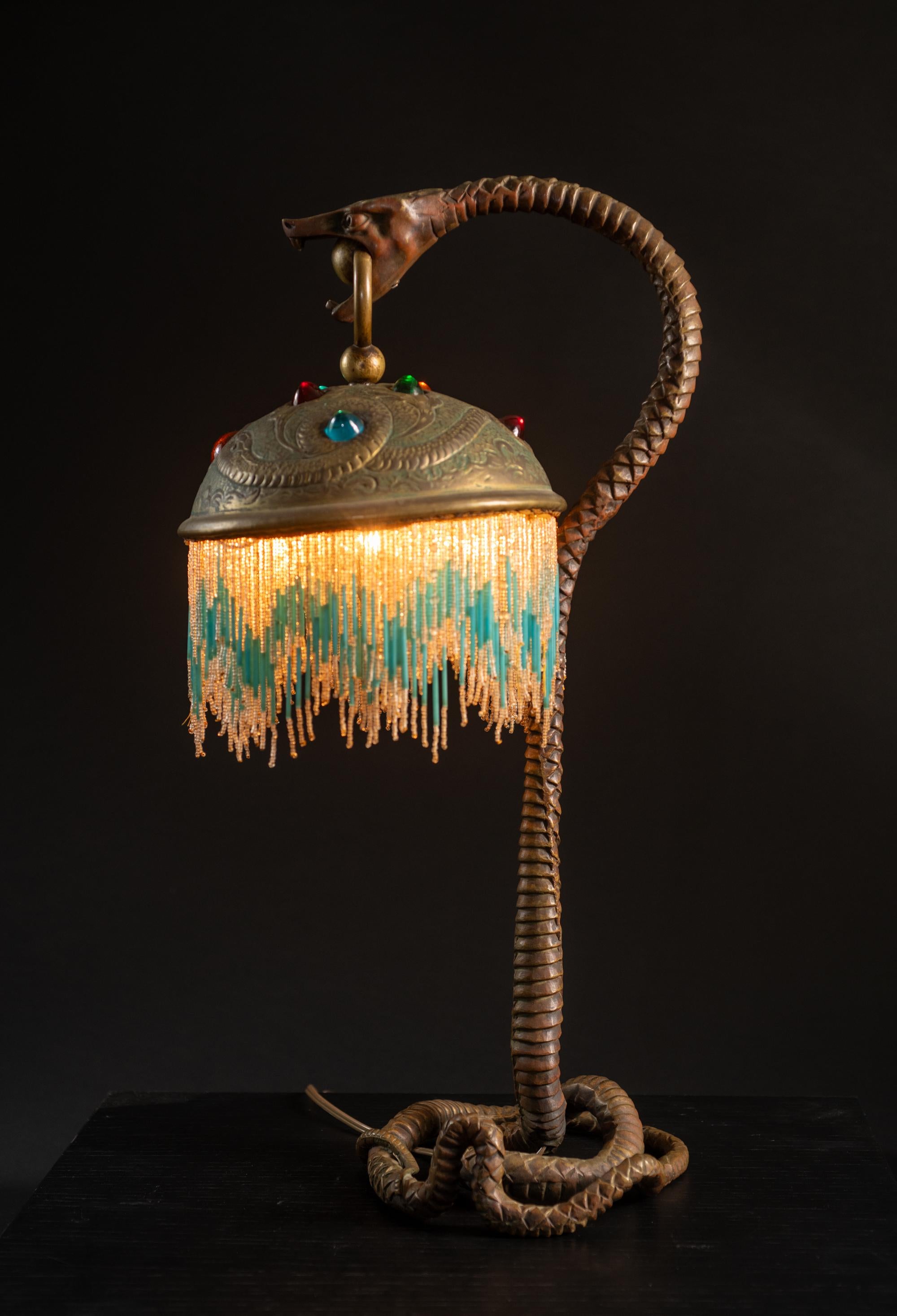 Jugendstil Viper Lampe von Unknown French Artist im Zustand „Gut“ im Angebot in Chicago, US