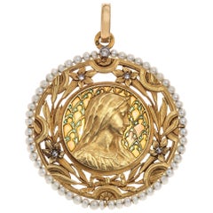 Vintage Art Nouveau Virgin Mary Pendant Plique À Jour Enamel 18 Kt Gold Pearls Diamonds