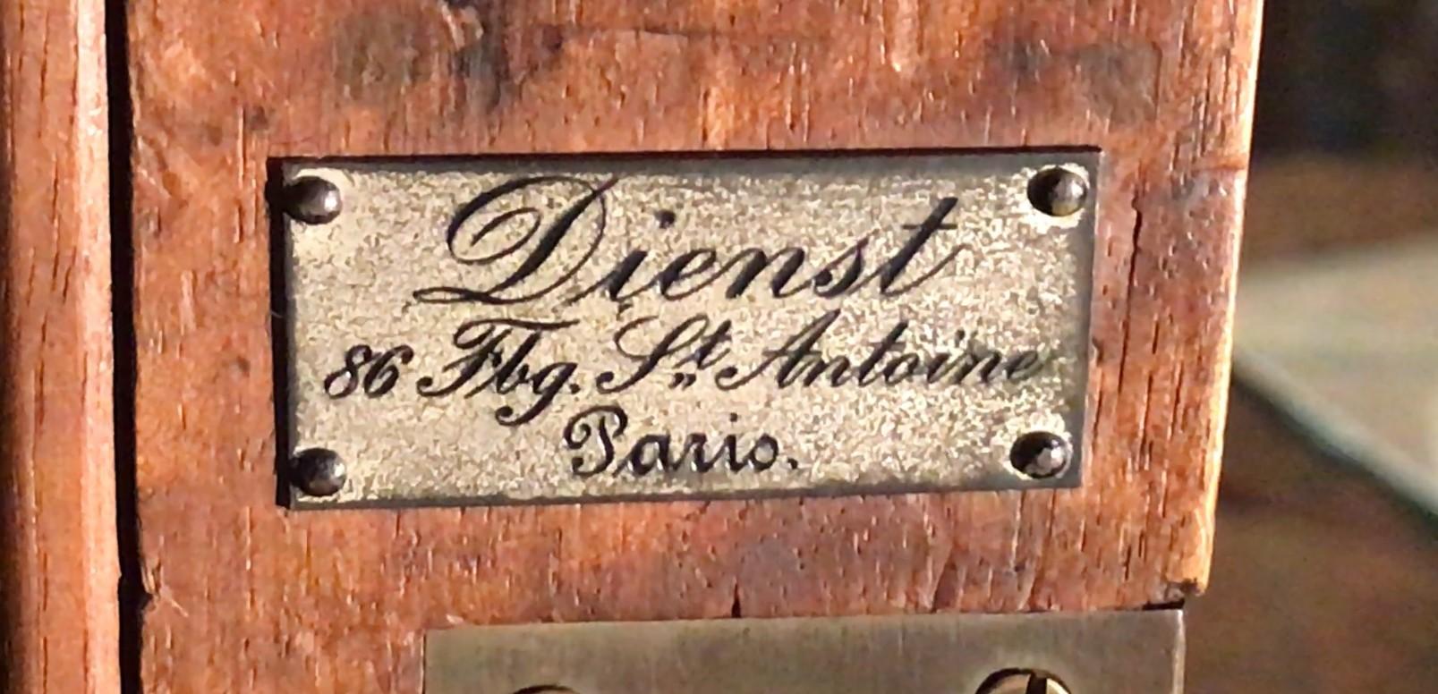 Français Art nouveau  Vitrine, 1900, Signature : E. Dienst- Paris (Dienst 86 St. Antoine Paris) en vente