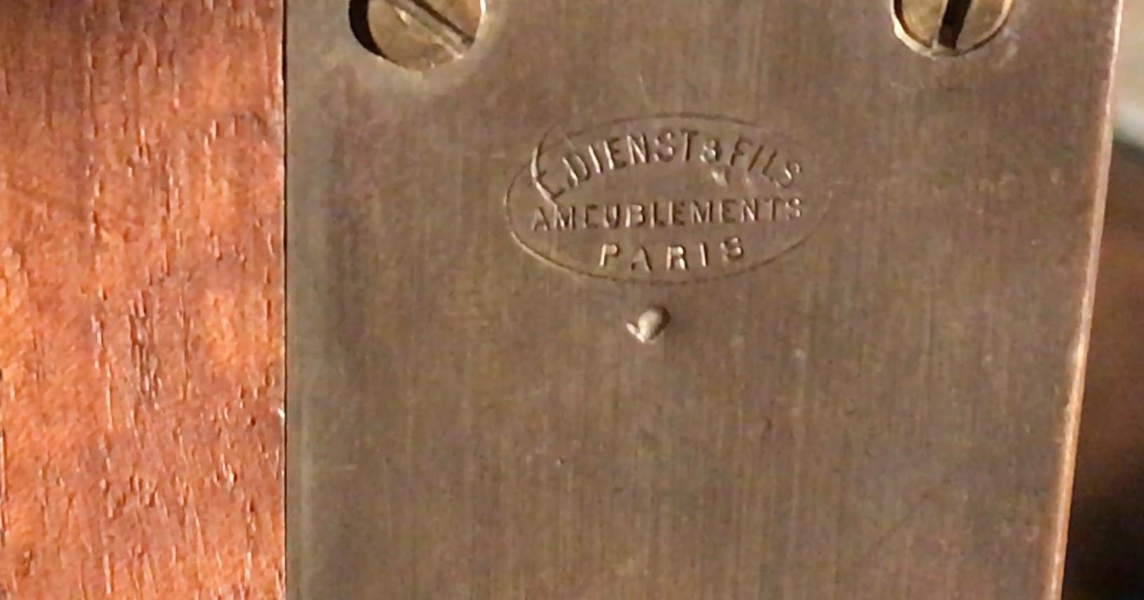 Art nouveau  Vitrine, 1900, signiert: E. Dienst- Paris ( Dienst 86 St. Antoine Paris) im Zustand „Gut“ im Angebot in Ciudad Autónoma Buenos Aires, C