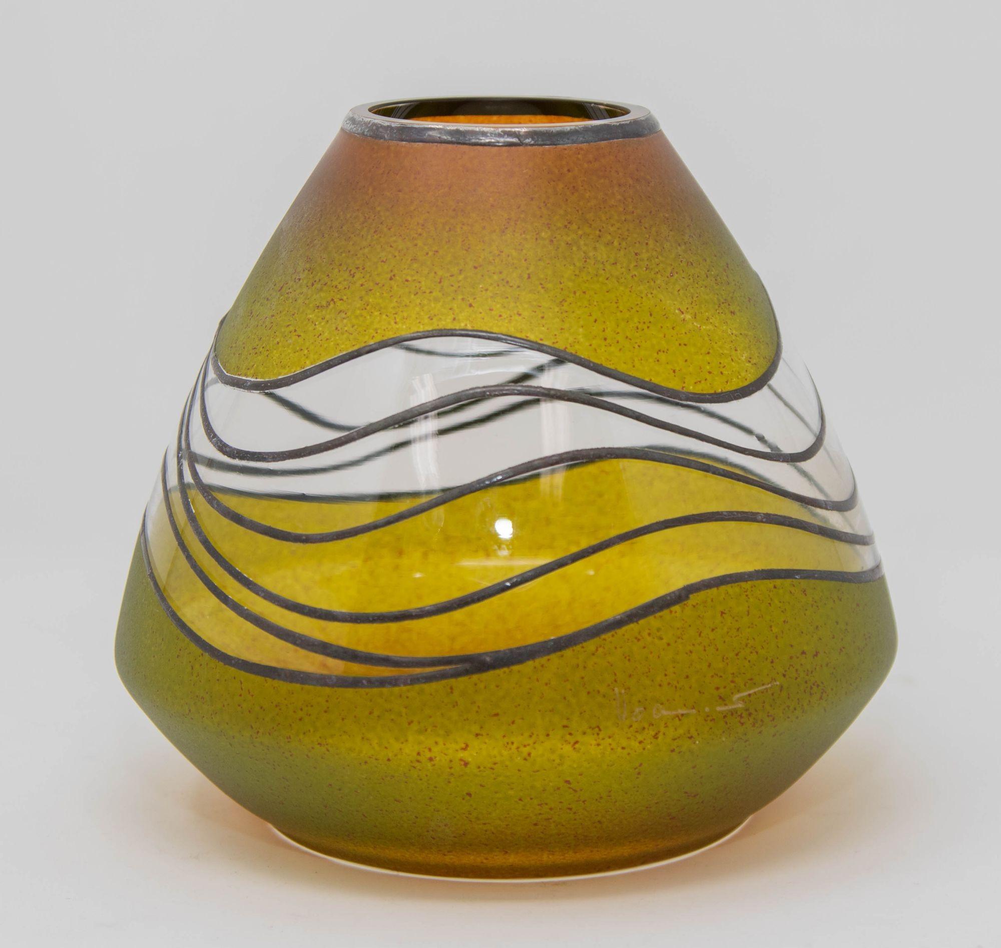 Art Nouveau Vlasta Vobornikova  Vaso di Bohemia in vetro verde e oro firmato in vendita 4