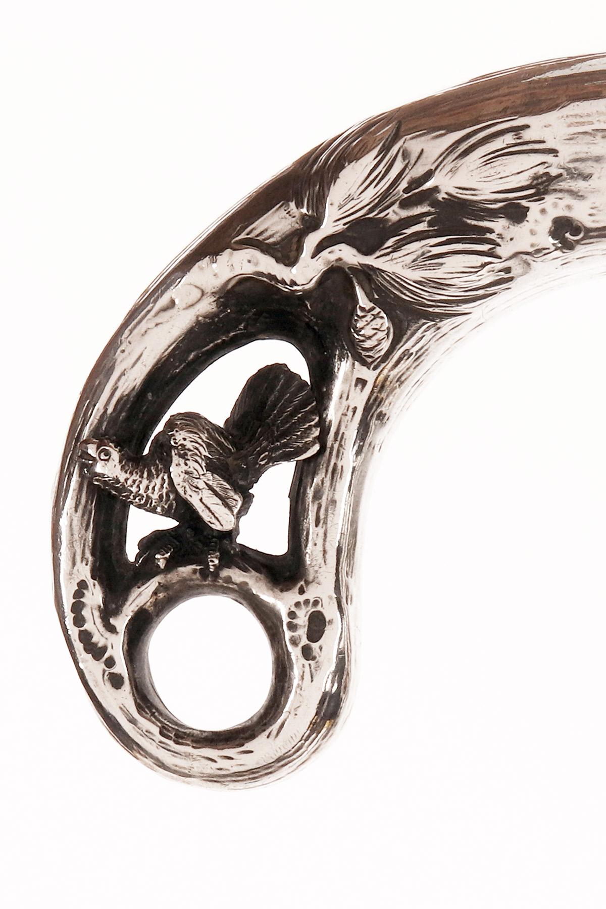Bastón Art Nouveau que representa la danza de un urogallo. Austria 1900. Metal en venta
