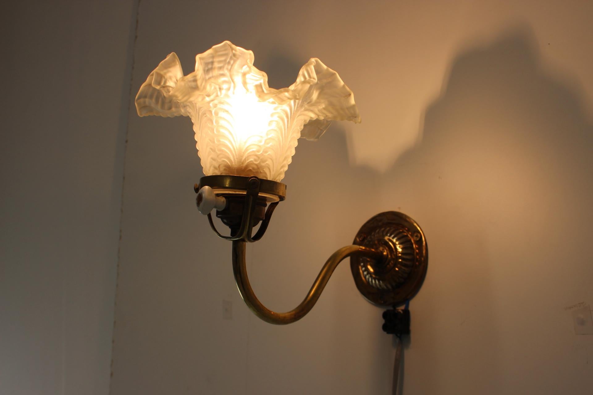 Art Nouveau Wall Lamp, circa 1900 For Sale 4