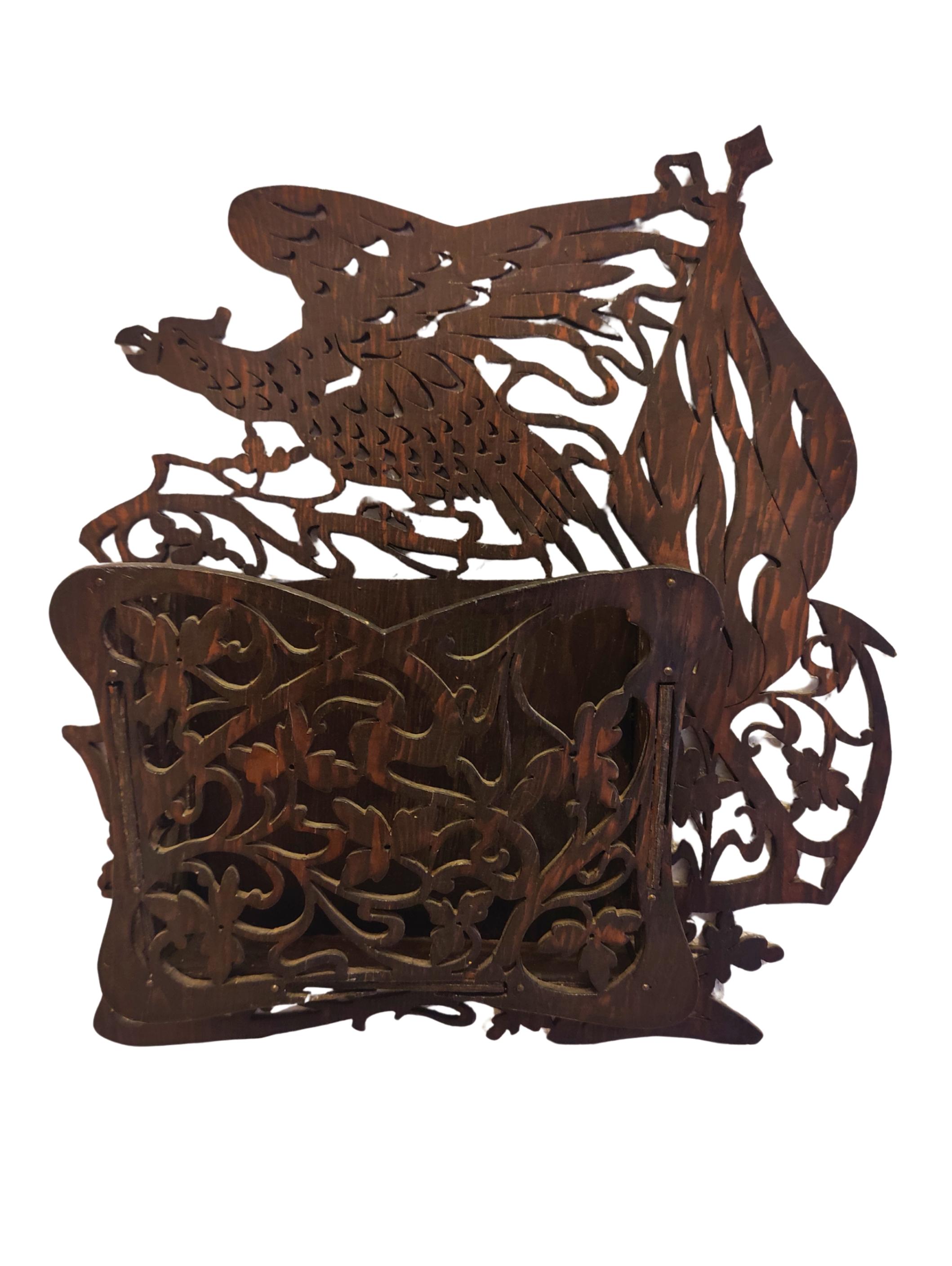 Art Nouveau Wall Letter Holder in Carved Pine with Eagle Motif, circa 1900 In Good Condition For Sale In Darmstadt, DE